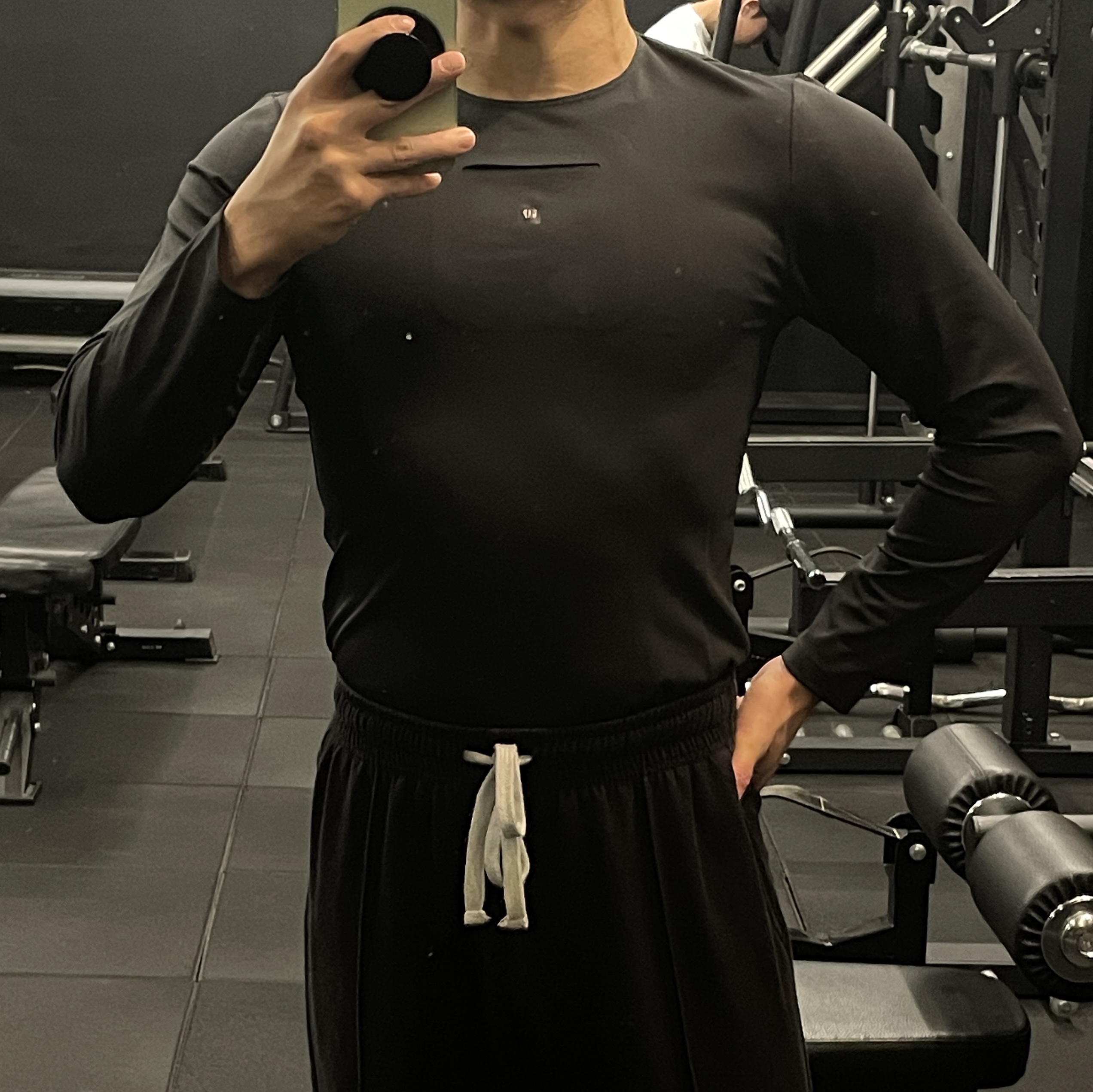 Yeezy Gap Engineered By Balenciaga Long-Sleeve Second Skin Black 착용 스타일 - 2