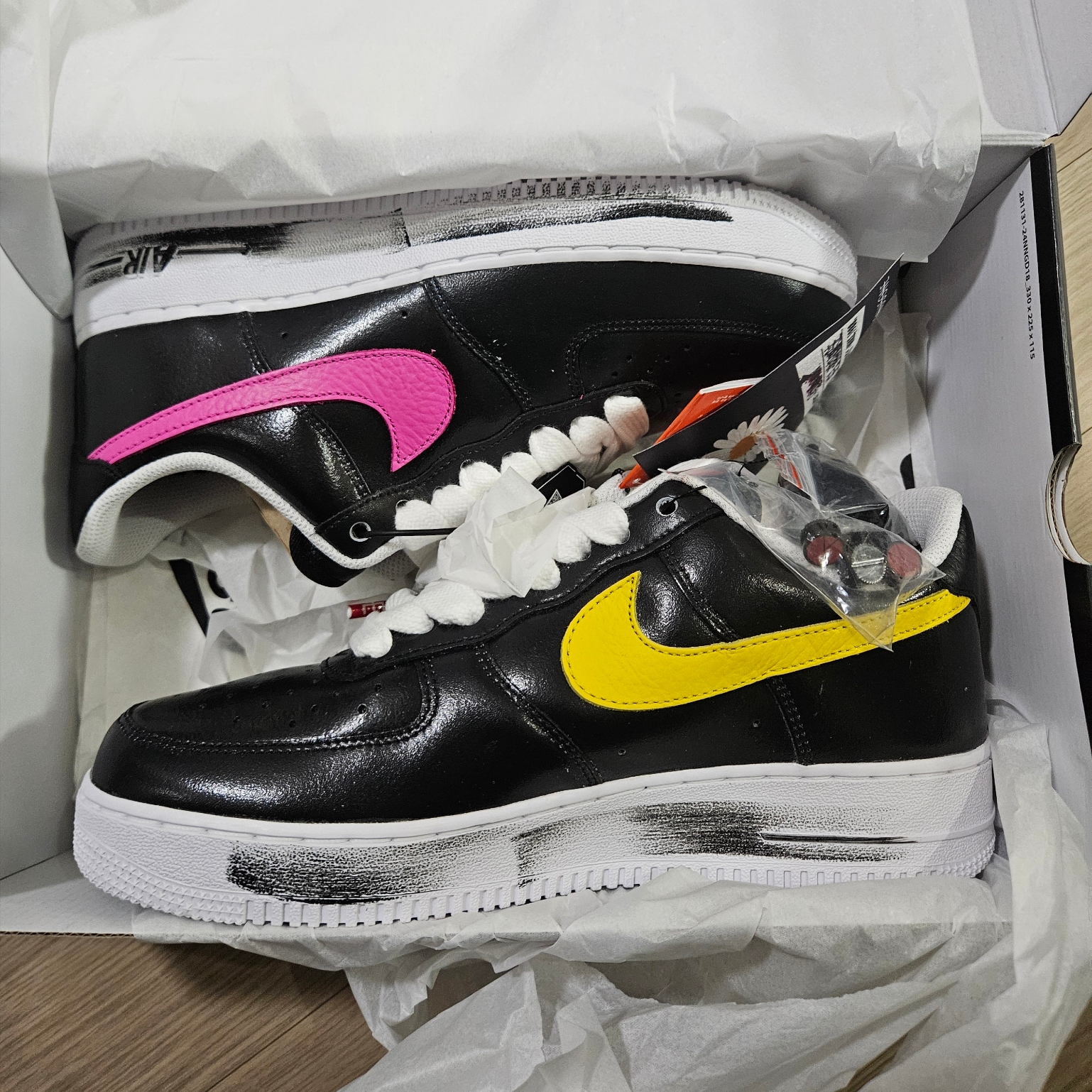 Nike x Peaceminusone Air Force 1 Low Para-Noise 3.0 Black and Multicolor 착용 스타일