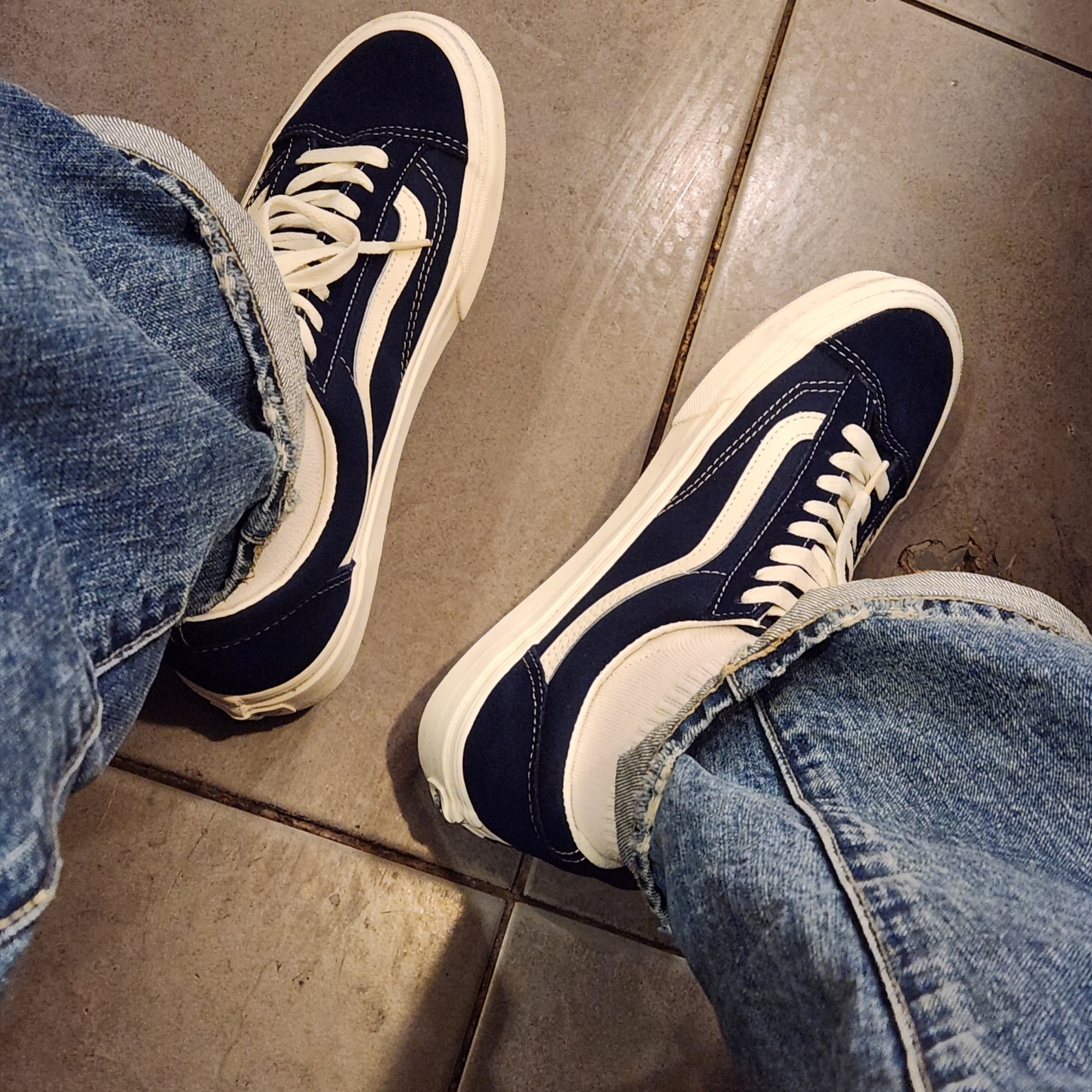 Vans Style 36 Suede Dress Blues 착용 스타일