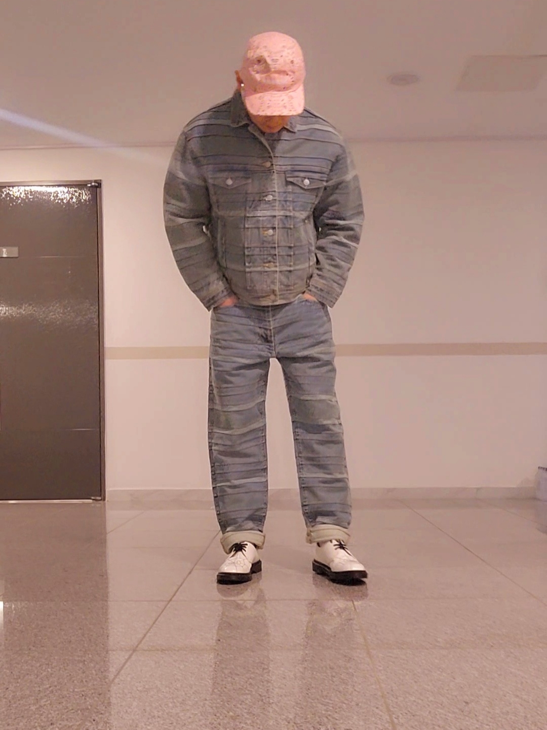Supreme Layered Denim Trucker Jacket Washed Blue - 22FW, Supreme Layered Jean Washed Blue - 22FW 착용 스타일 - 2