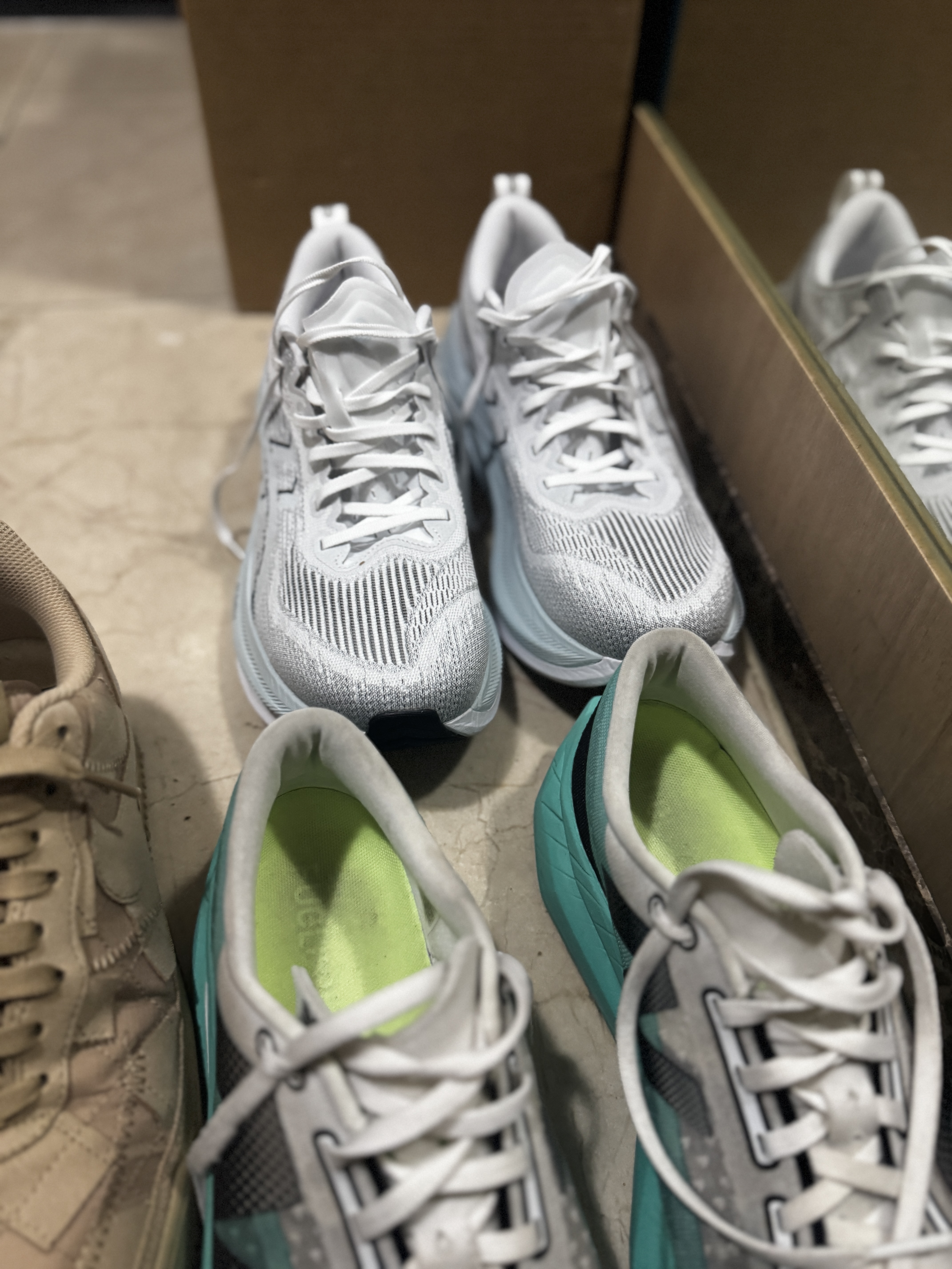 Asics Superblast 2 White Cool Grey 착용 스타일 - 4