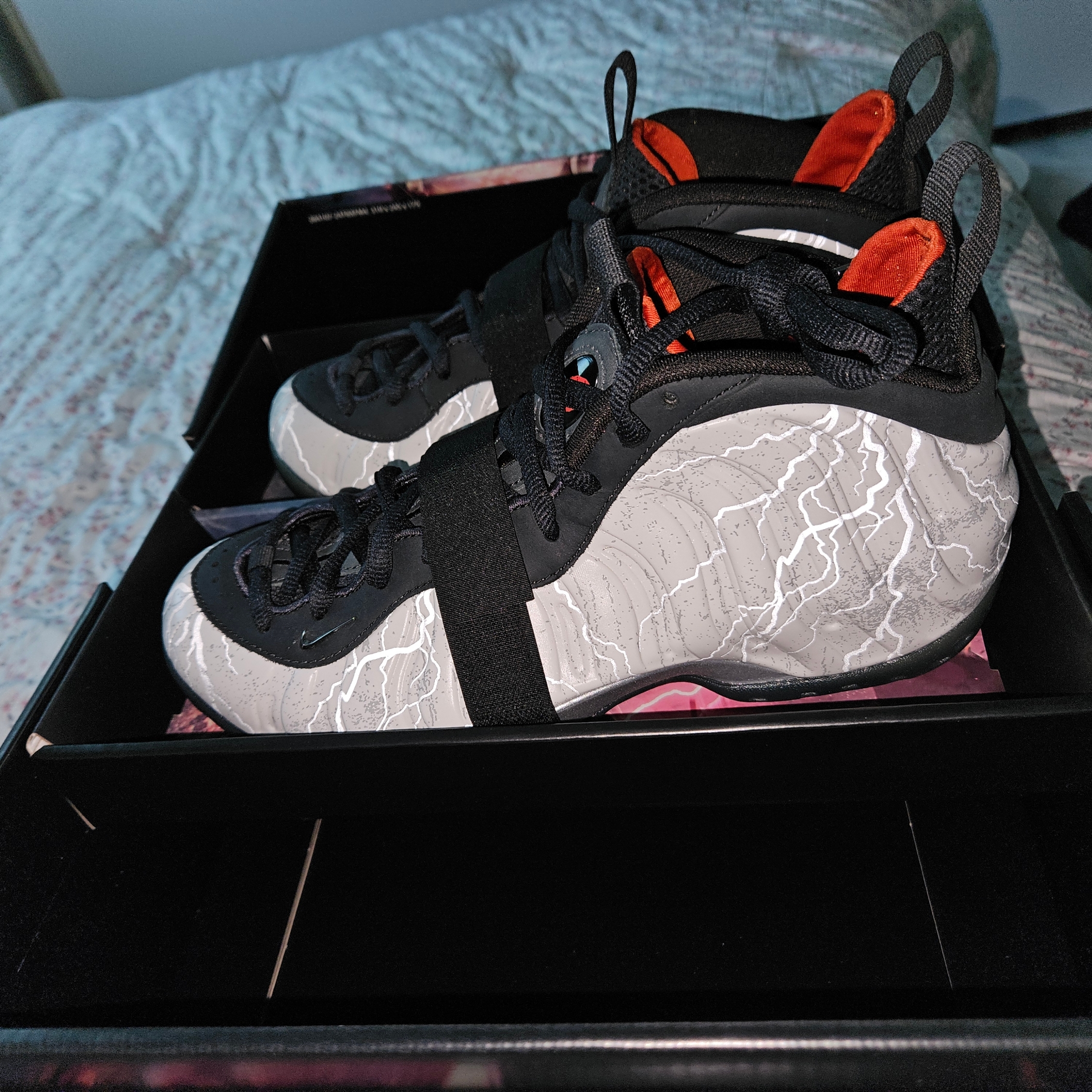 Nike x Tekken 8 Air Foamposite One PRM Jin 착용 스타일 - 2