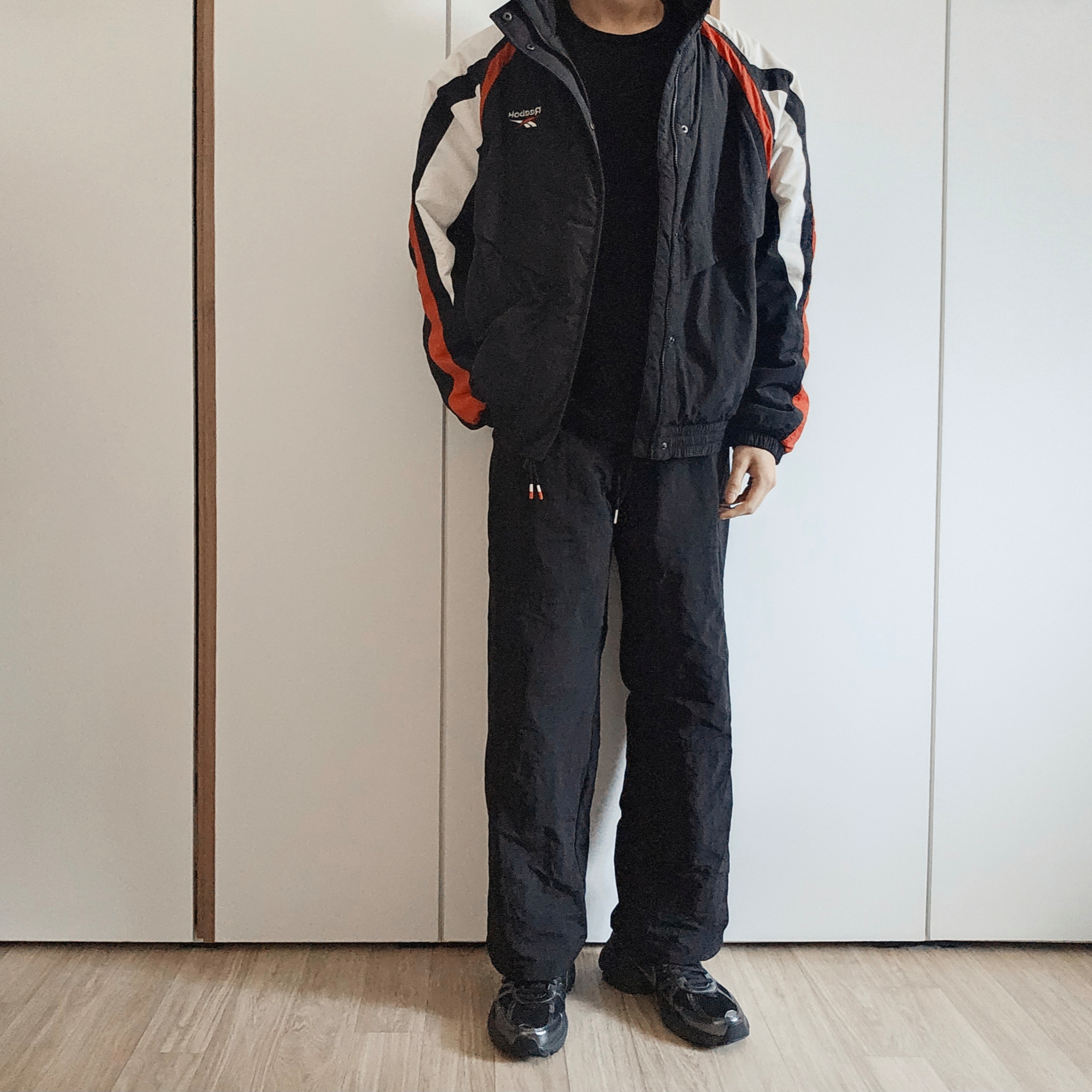 Nike V2K Run Black Anthracite 착용 스타일
