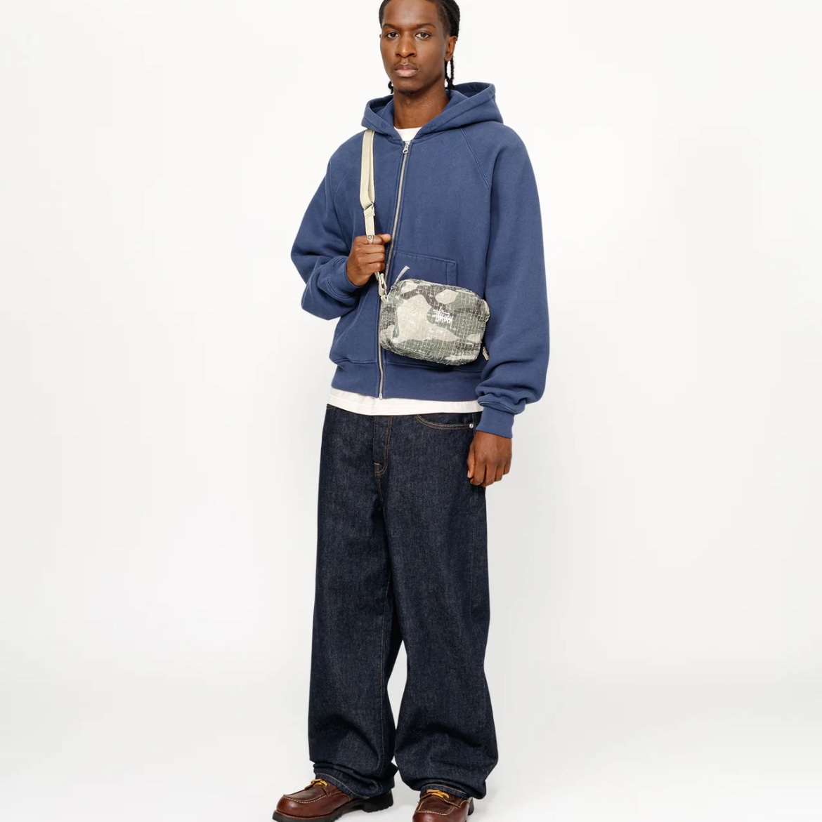 Stussy Needle Punch Side Pouch Camo 착용 스타일 - 3