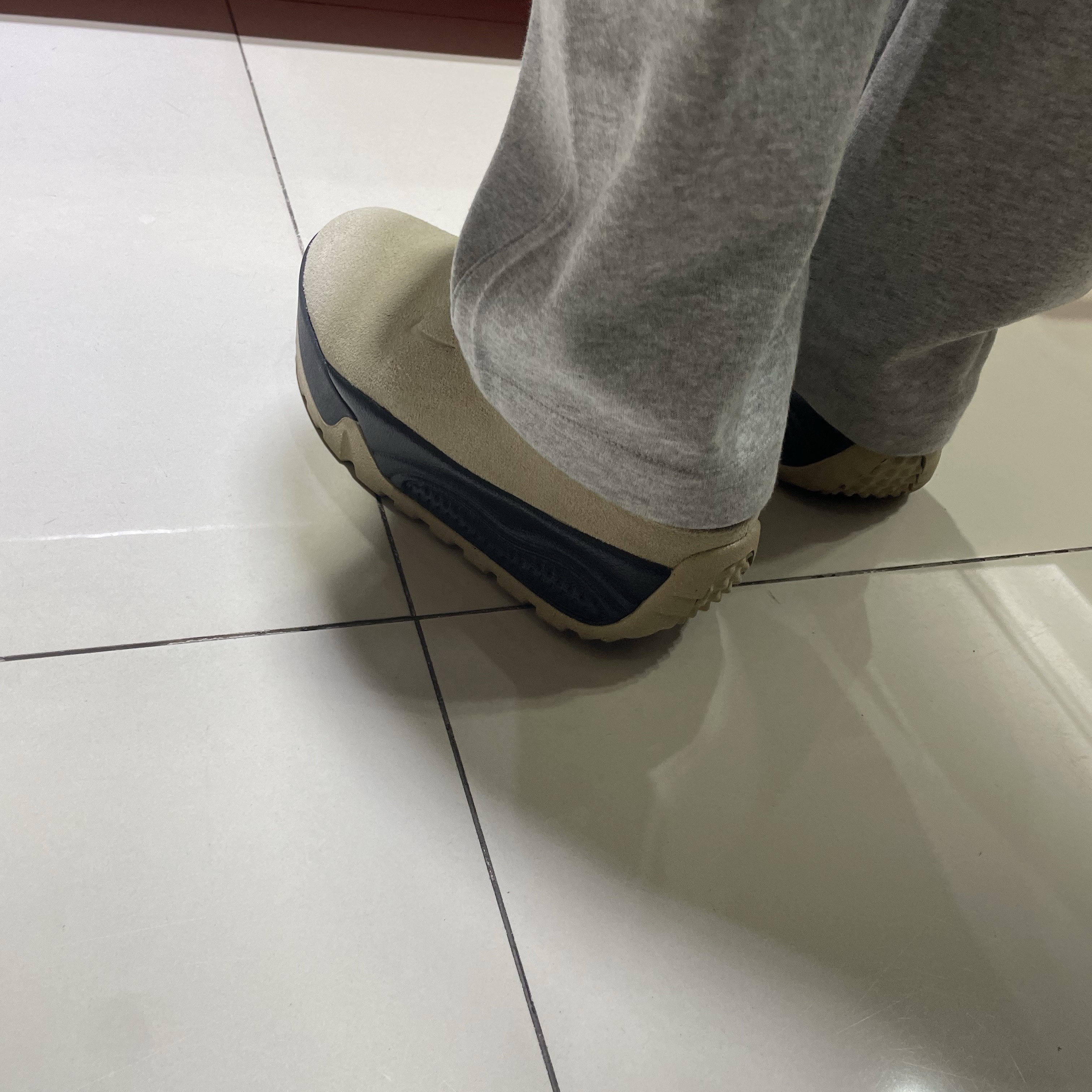 Nike ACG Rufus Limestone and Black 착용 스타일 - 2