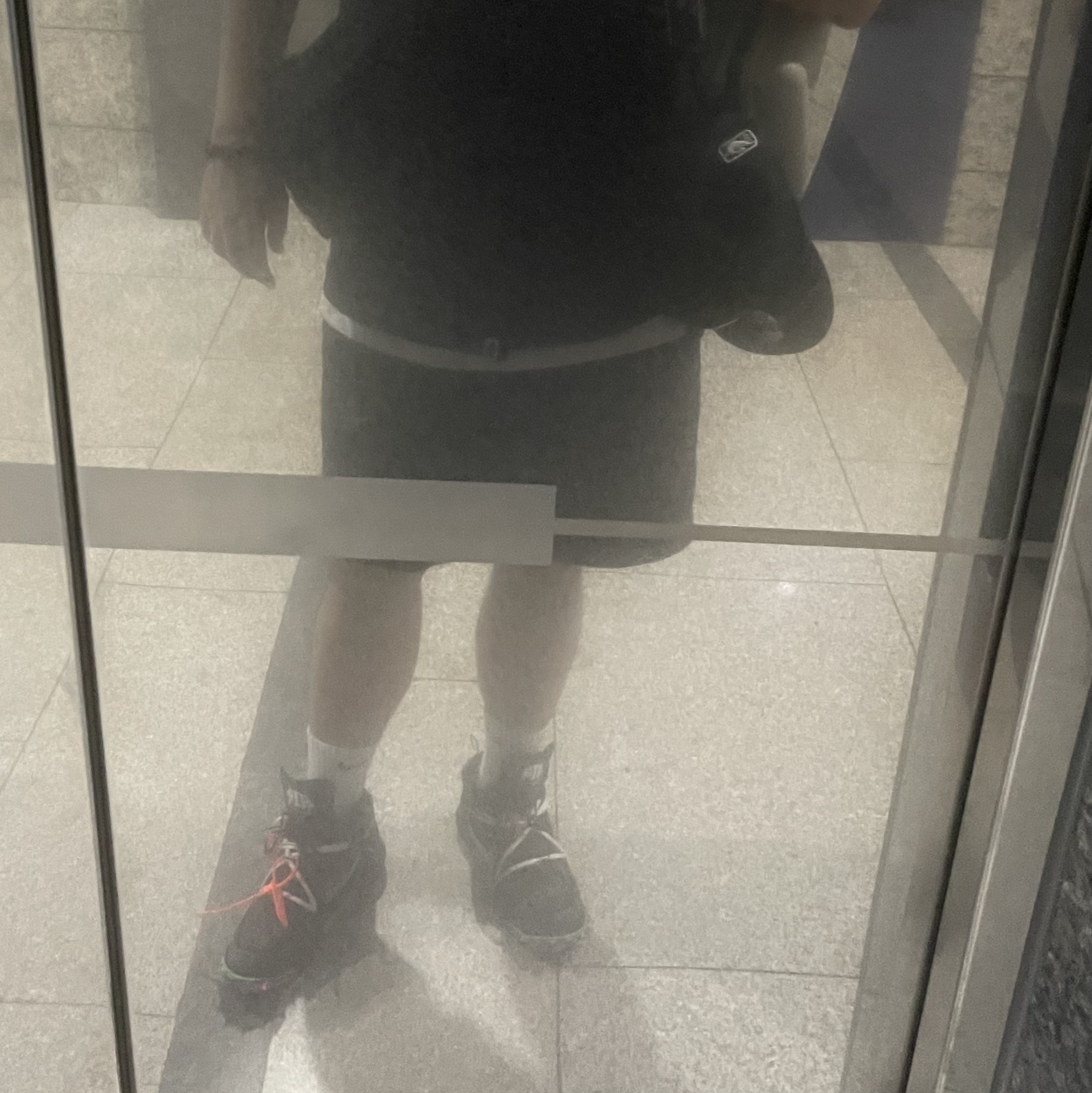 Nike x Off-White Air Force 1 Mid SP Black, BAPE Japan Culture Tiger and Dragon T-Shirt Black 착용 스타일