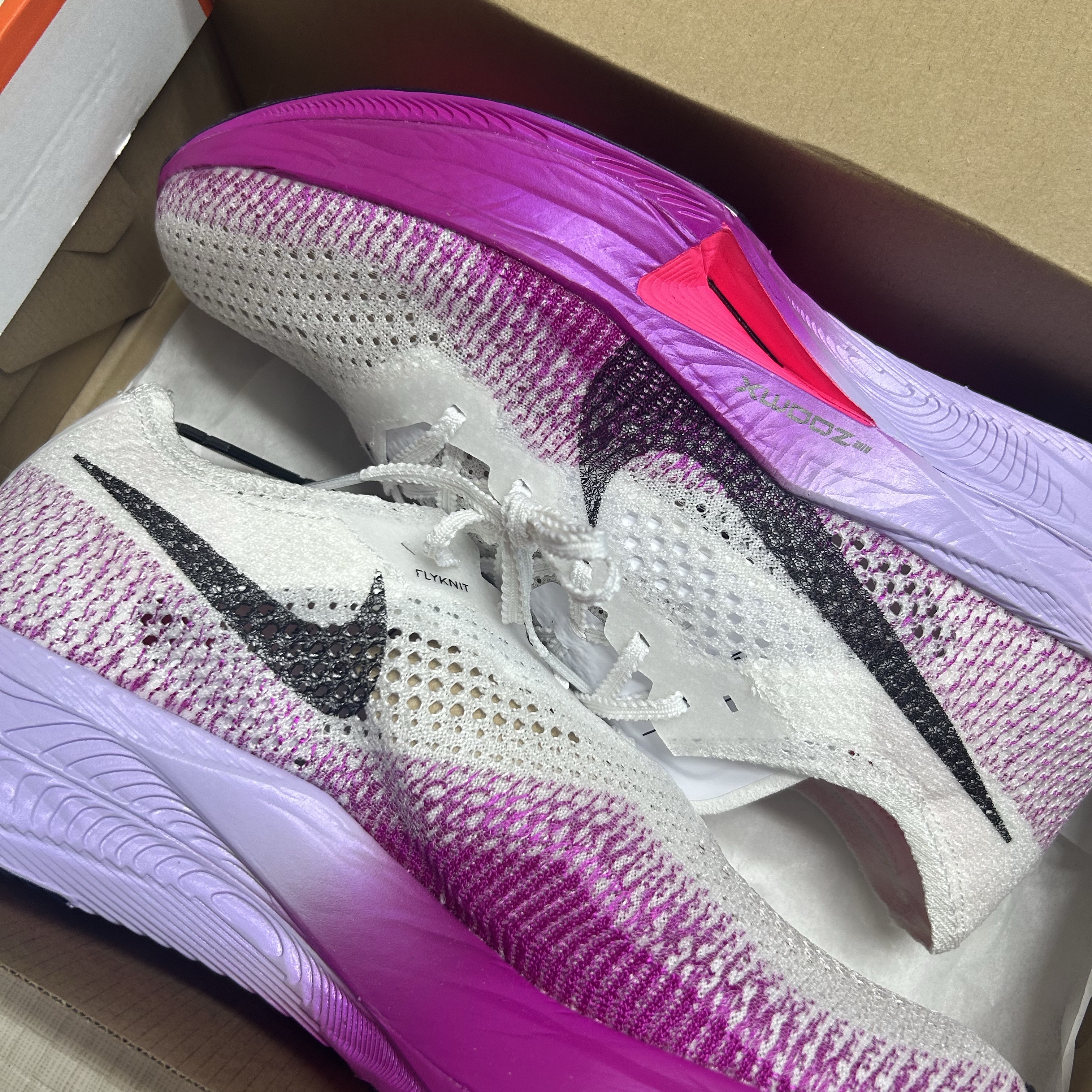 Nike ZoomX Vaporfly Next% 3 White Vivid Purple 착용 스타일