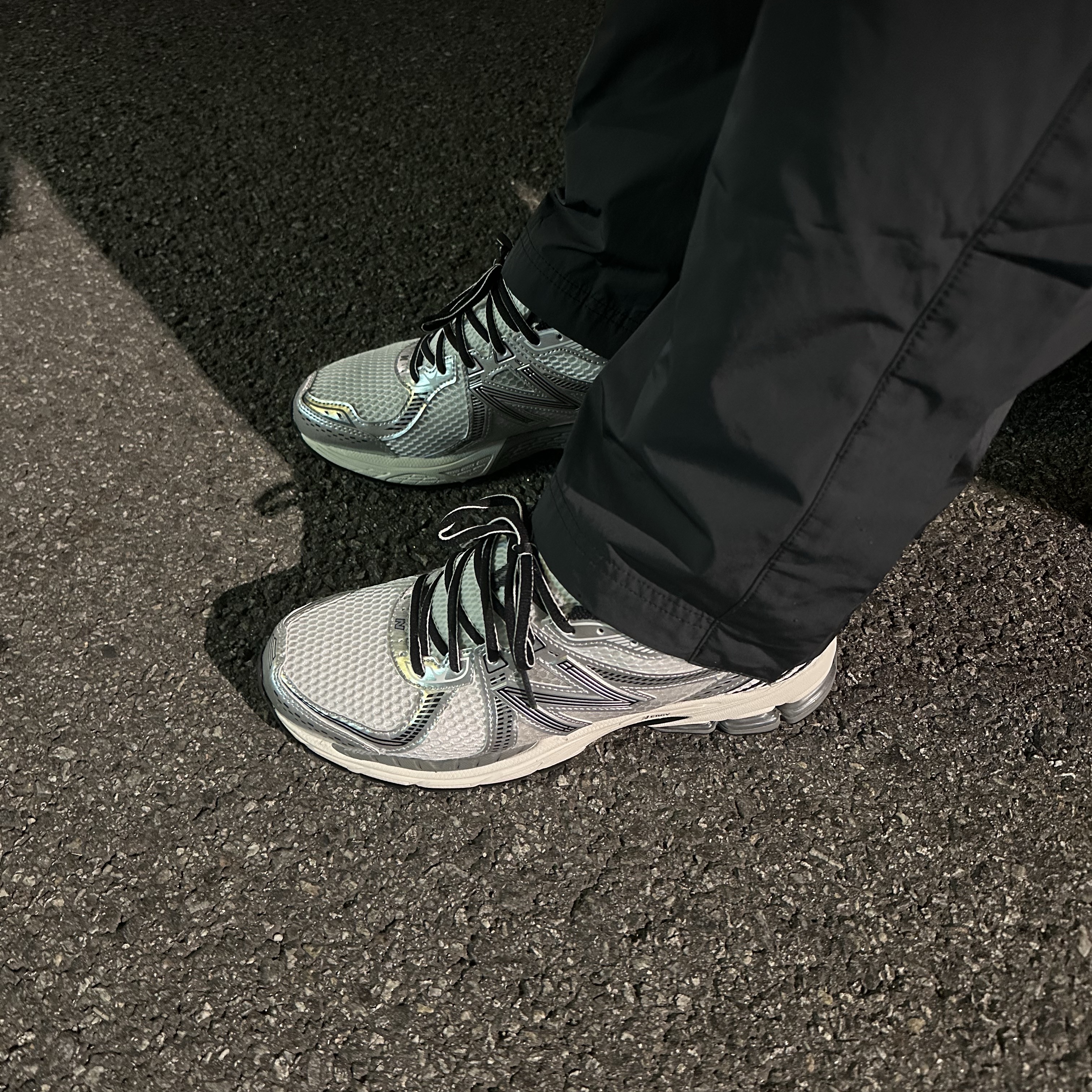 New Balance 860v2 Optic White 착용 스타일 - 1