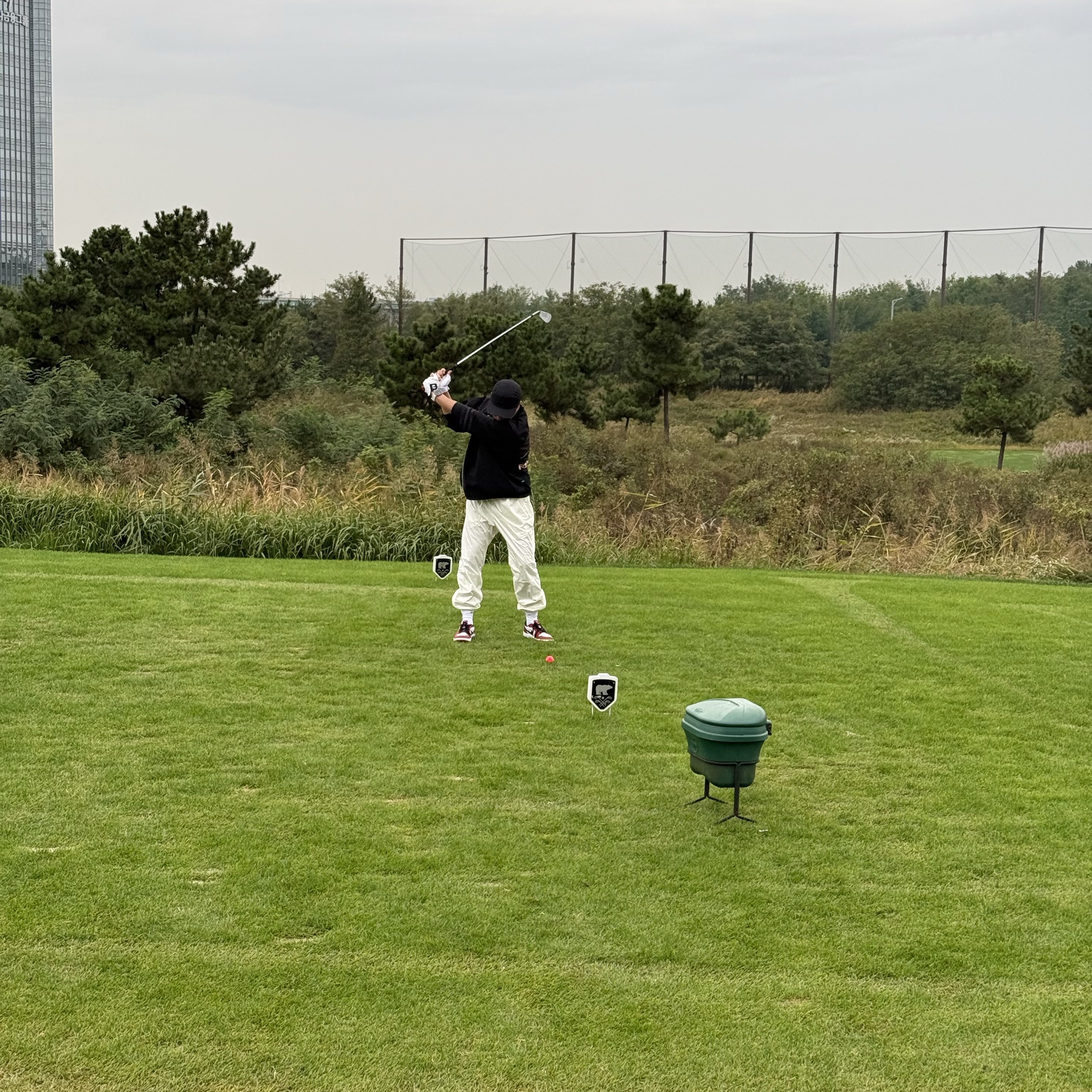 Nike x Drake Nocta Golf Pants Sail - US/EU 착용 스타일