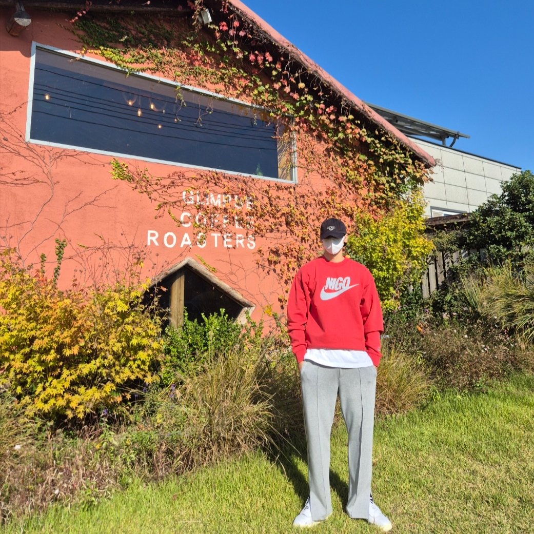 Nike x Nigo Fleece Crewneck Sweatshirt Gym Red (FV5941-687), Nike x Peaceminusone Kwondo1 White 착용 스타일