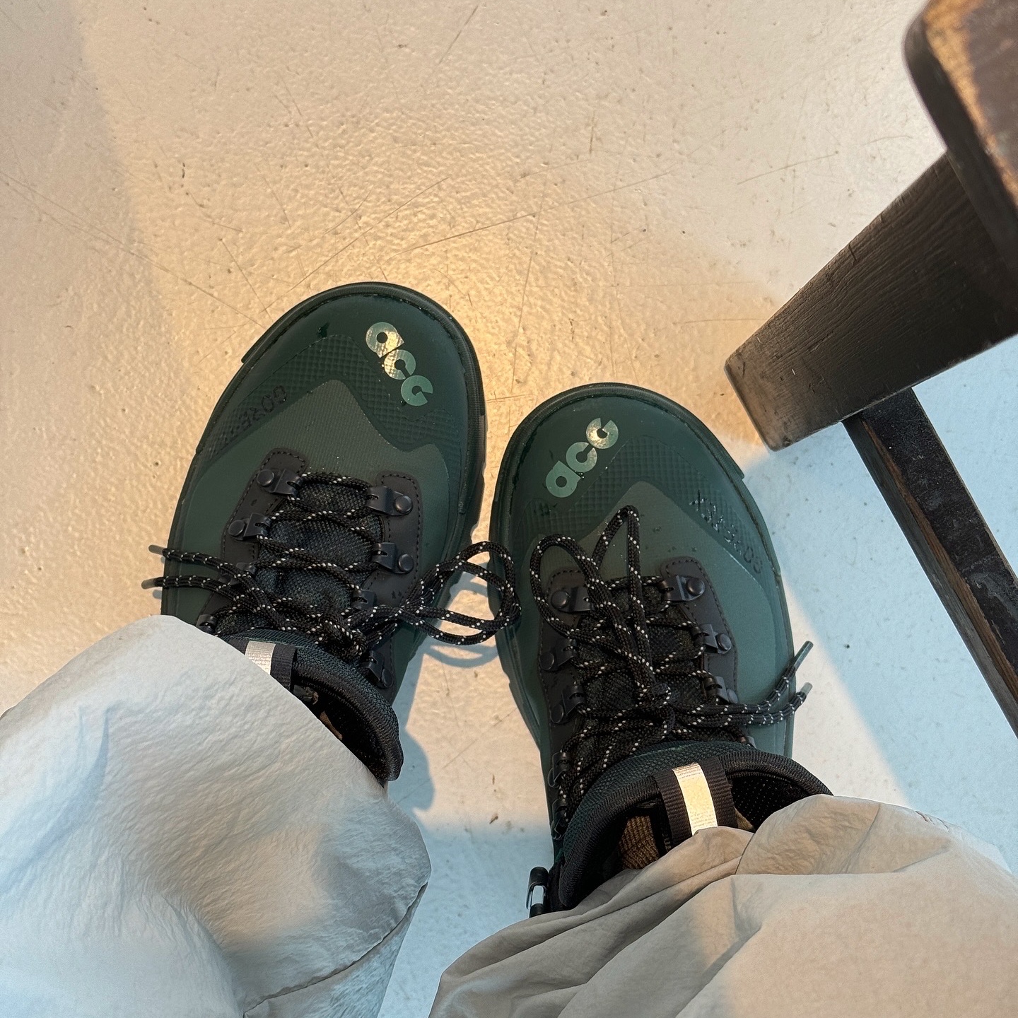 Nike NRG ACG Bucket Bicoastal, Nike ACG Air Zoom Gaiadome Gore-Tex Vintage Green 착용 스타일 - 3