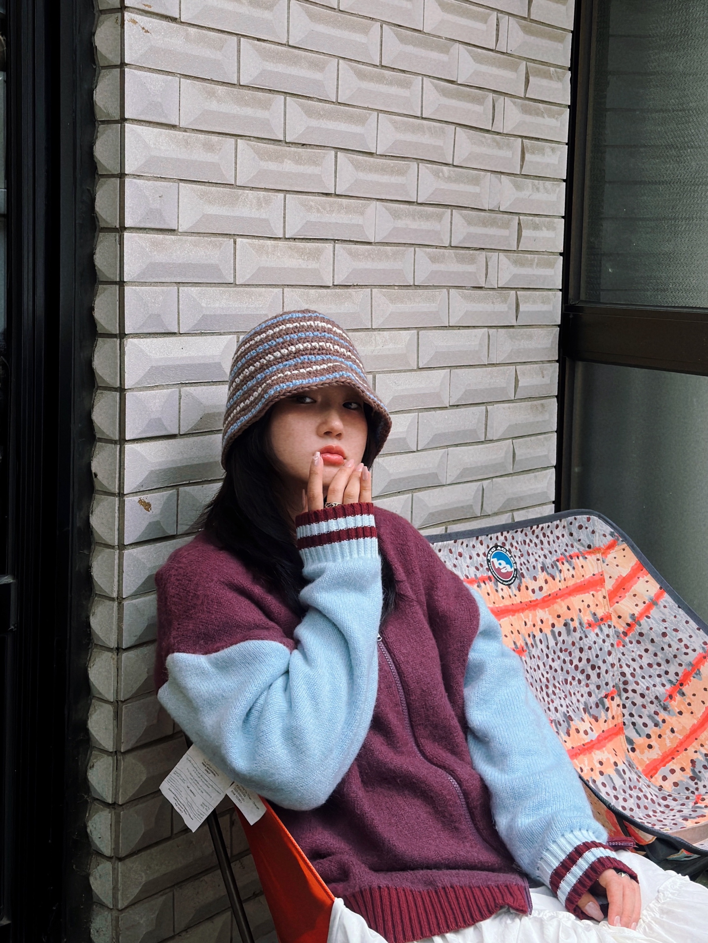 Allincomplete Wool Stripe Crochet Hat Brown 착용 스타일 - 2