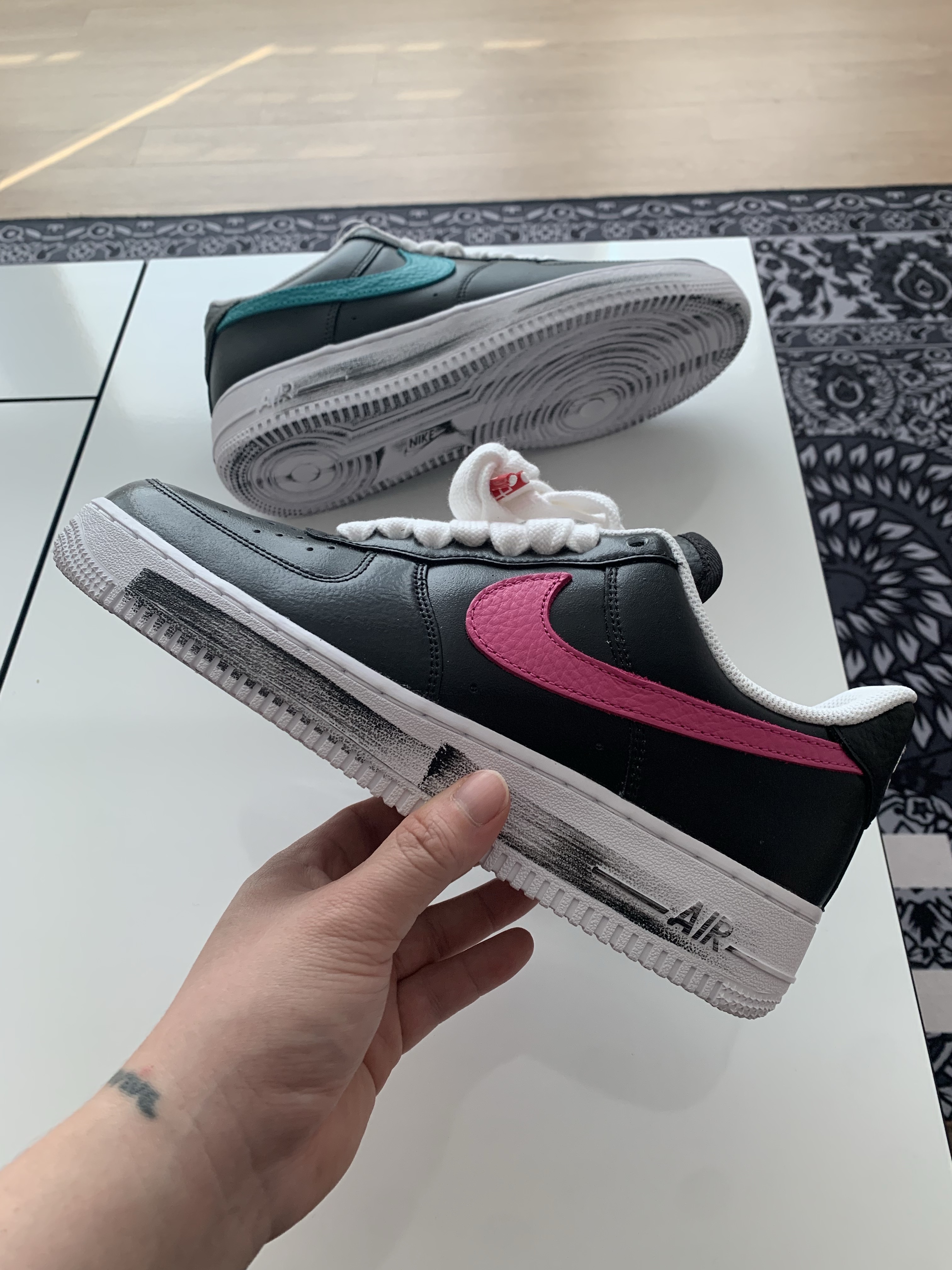 Nike x Peaceminusone Air Force 1 Low Para-Noise 3.0 Black and Multicolor 착용 스타일 - 2