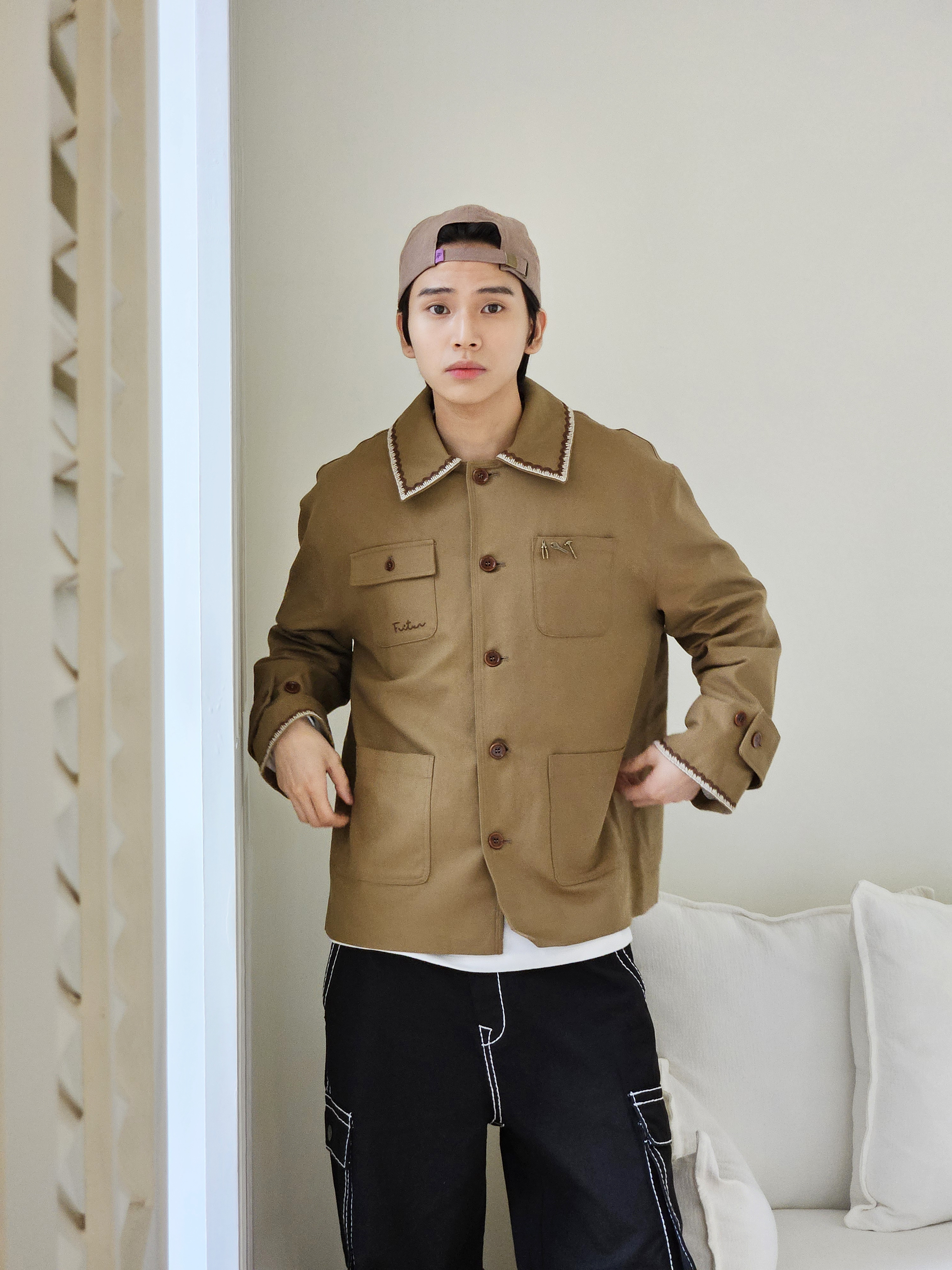 Fritur Embroidery Work Jacket Olive 착용 스타일