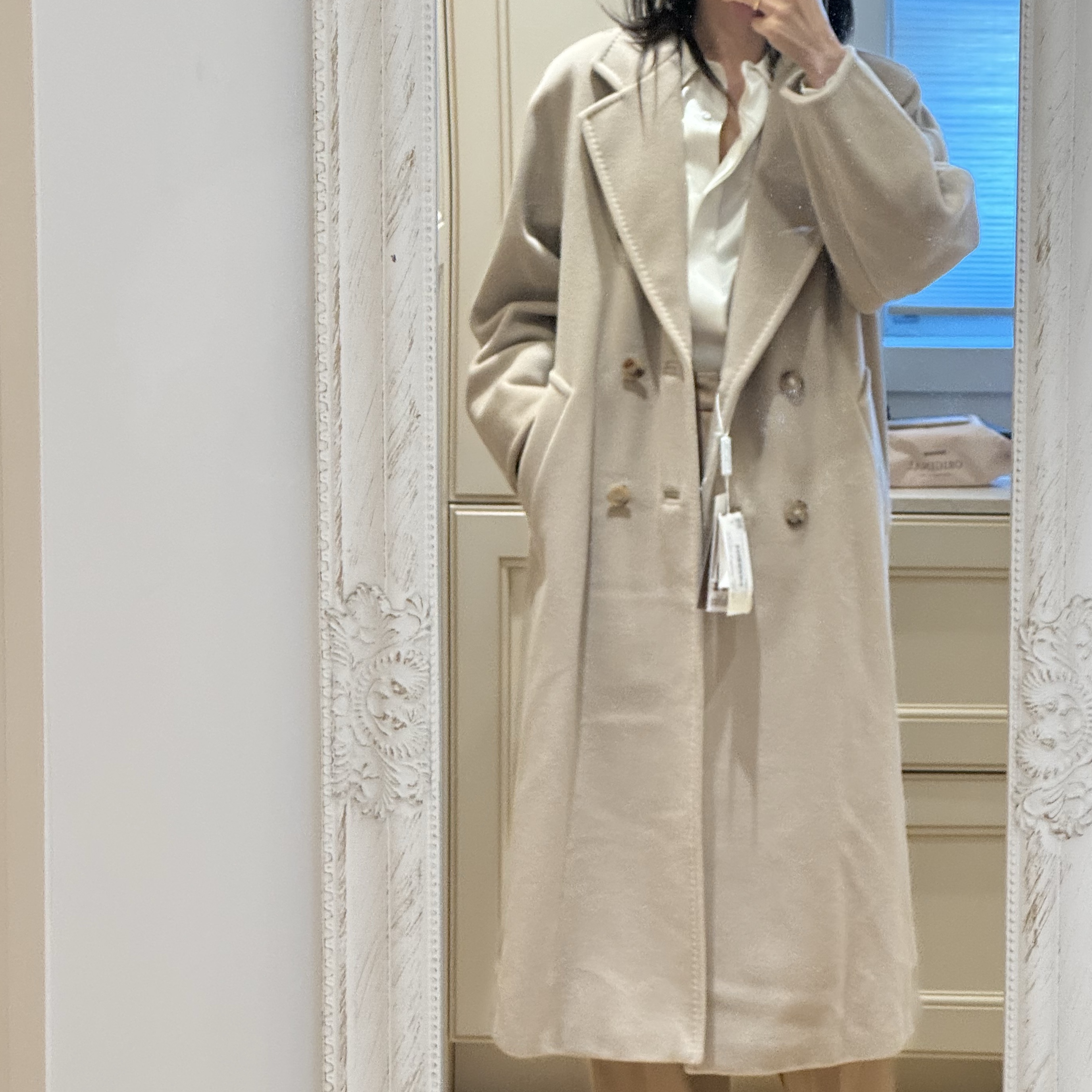 (W) Max Mara Madame 101801 Icon Coat Sand, Hermes Constance III Mini 18 Bag Epsom & Gold Etoupe (New Version with Mirror) 착용 스타일 - 2