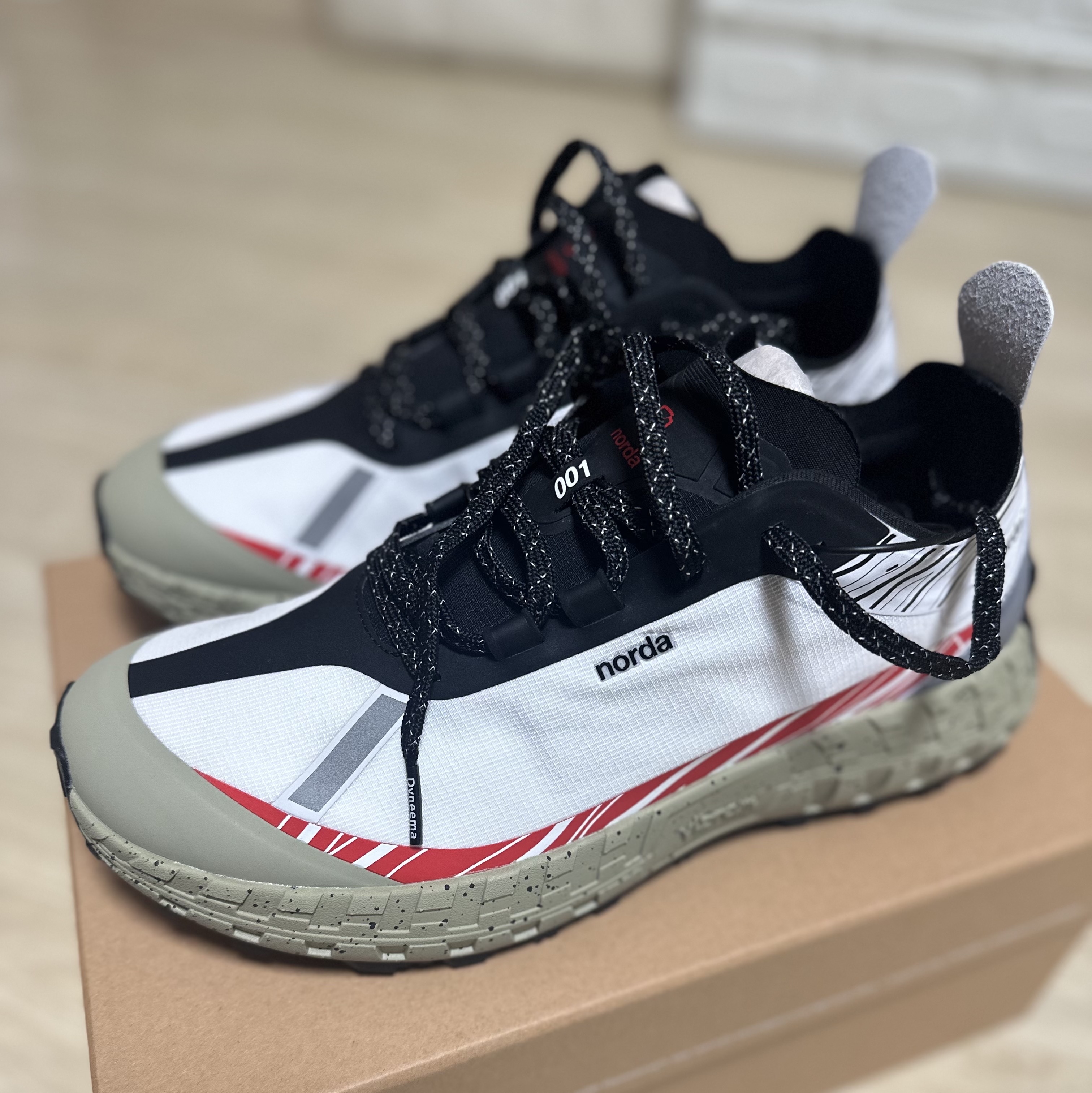 Norda x Ray Zahab 001 Magma 착용 스타일