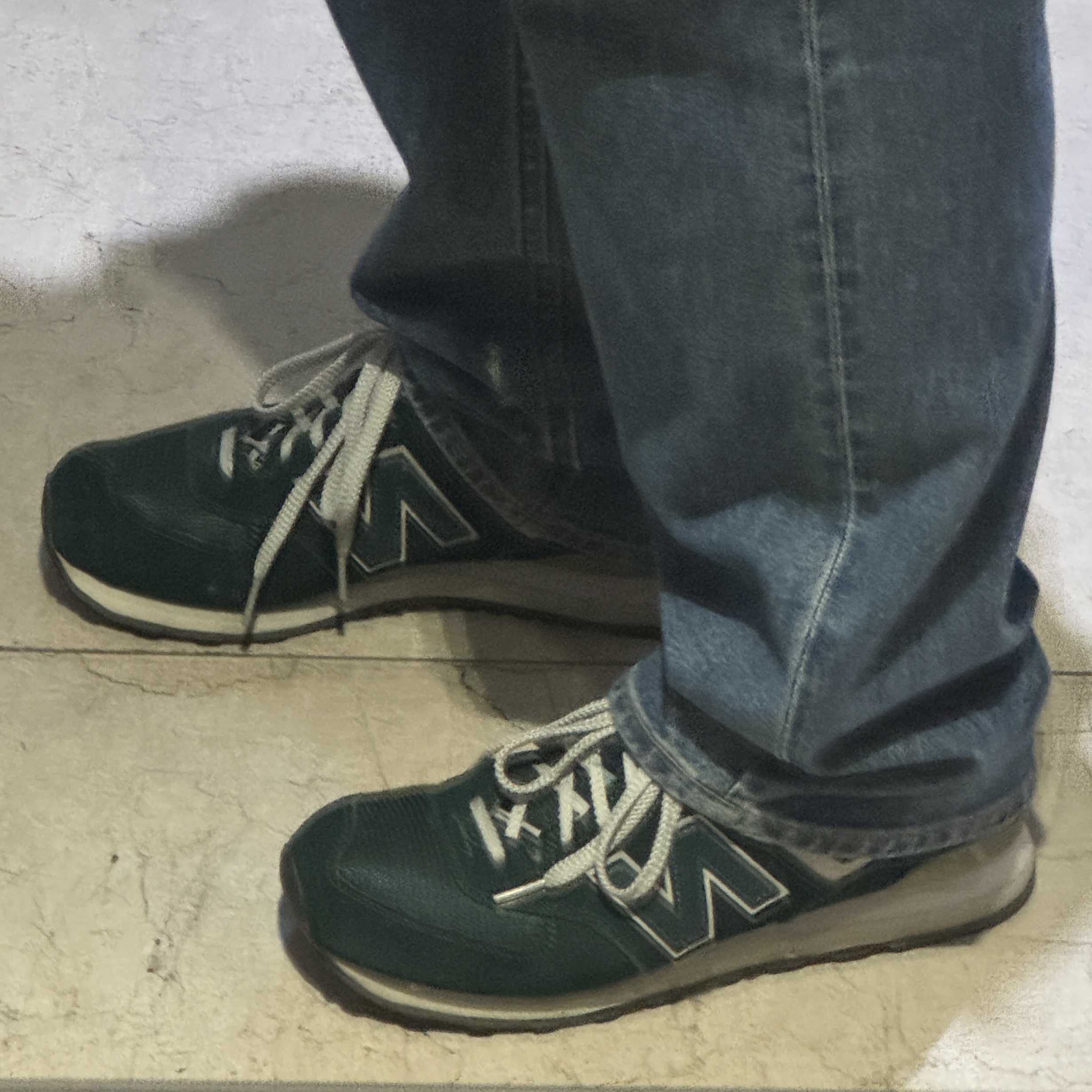 New Balance 574 Heritage Grass Green 착용 스타일