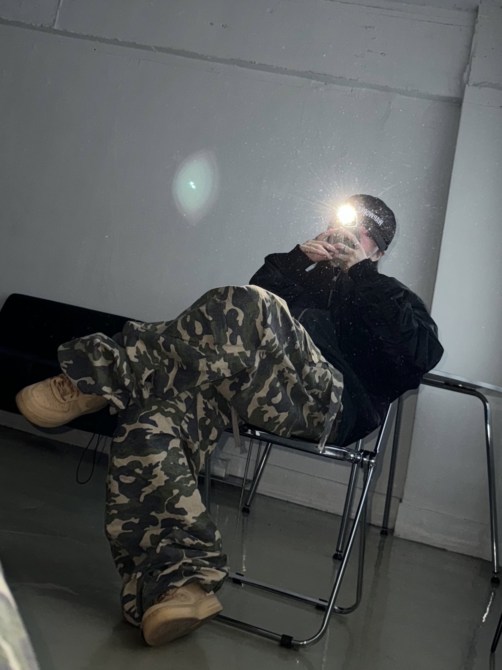 Wapworks Wide Safety Cargo Pants Camo, Nike Air Force 1 '07 WB Flax 착용 스타일 - 2