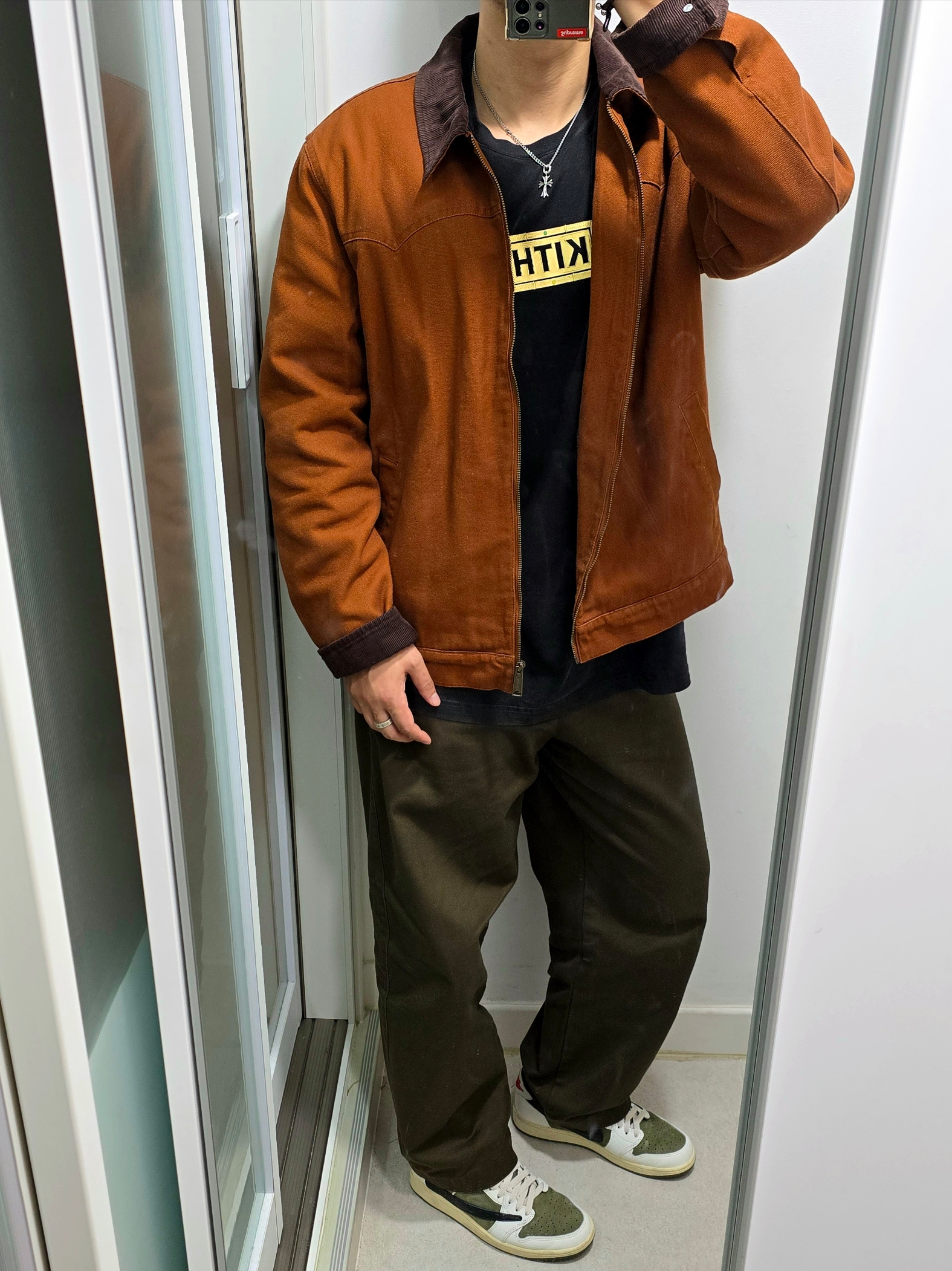 Kith x Marvel Thanos Vintage T-Shirt Black, Jordan 1 x Travis Scott Retro Low OG SP Reverse Olive 착용 스타일
