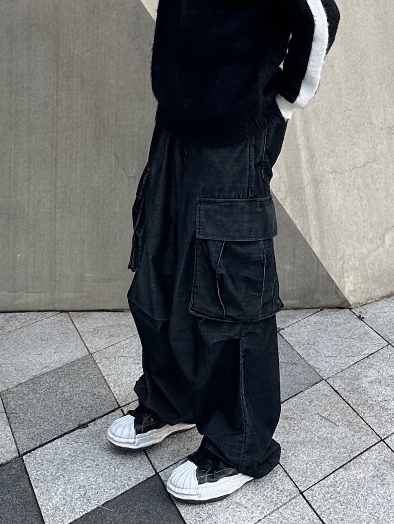 Maison Mihara Yasuhiro Blakey OG Sole Canvas Low-top Sneakers Black White, Maison Mihara Yasuhiro Blakey OG Sole Leather Low-top Sneakers Black 착용 스타일 - 5