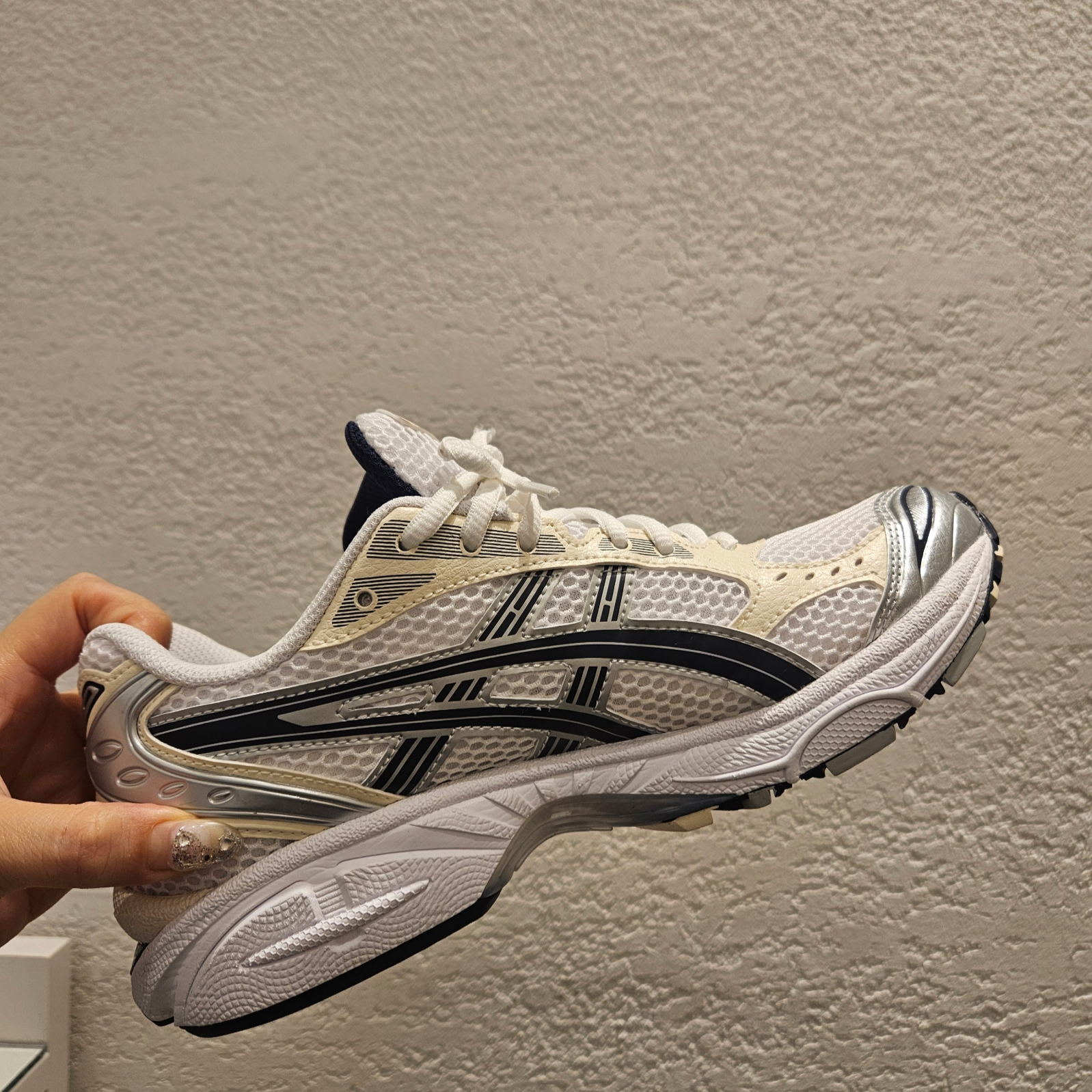 (W) Asics Gel-Kayano 14 White Midnight 착용 스타일