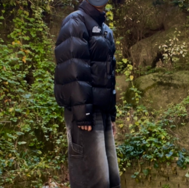 The North Face 1996 Retro Nuptse Down Jacket TNF Black 착용 스타일 - 1