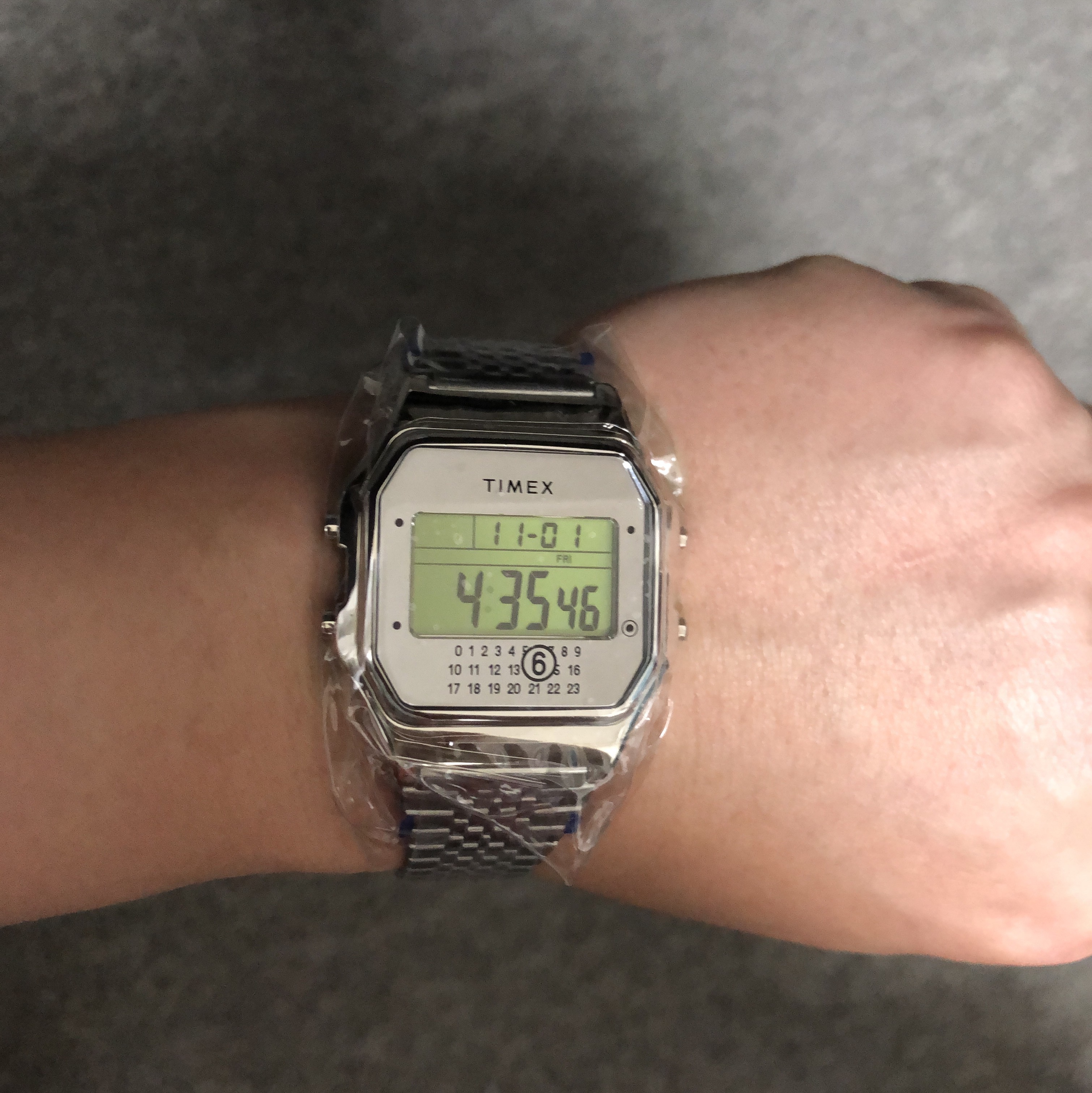Timex x MM6 Maison Margiela T80 Gift Set w/ Extra Bracelet Stainless Steel 착용 스타일
