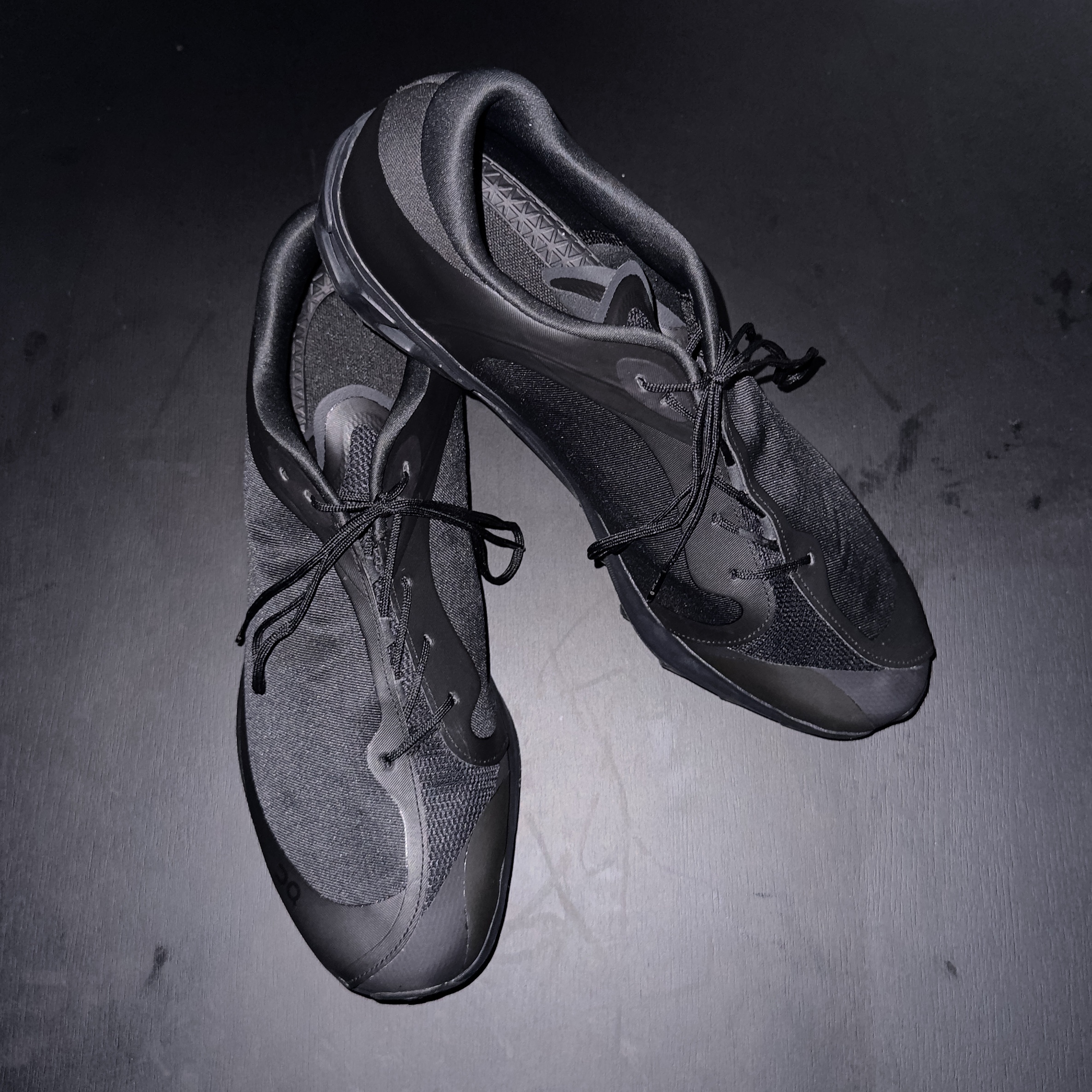 On Running x Post Archive Faction (Paf) Cloudventure Peak All Black, On Running x Post Archive Faction (Paf) Cloudventure Peak Cacao Espresso 착용 스타일 - 2