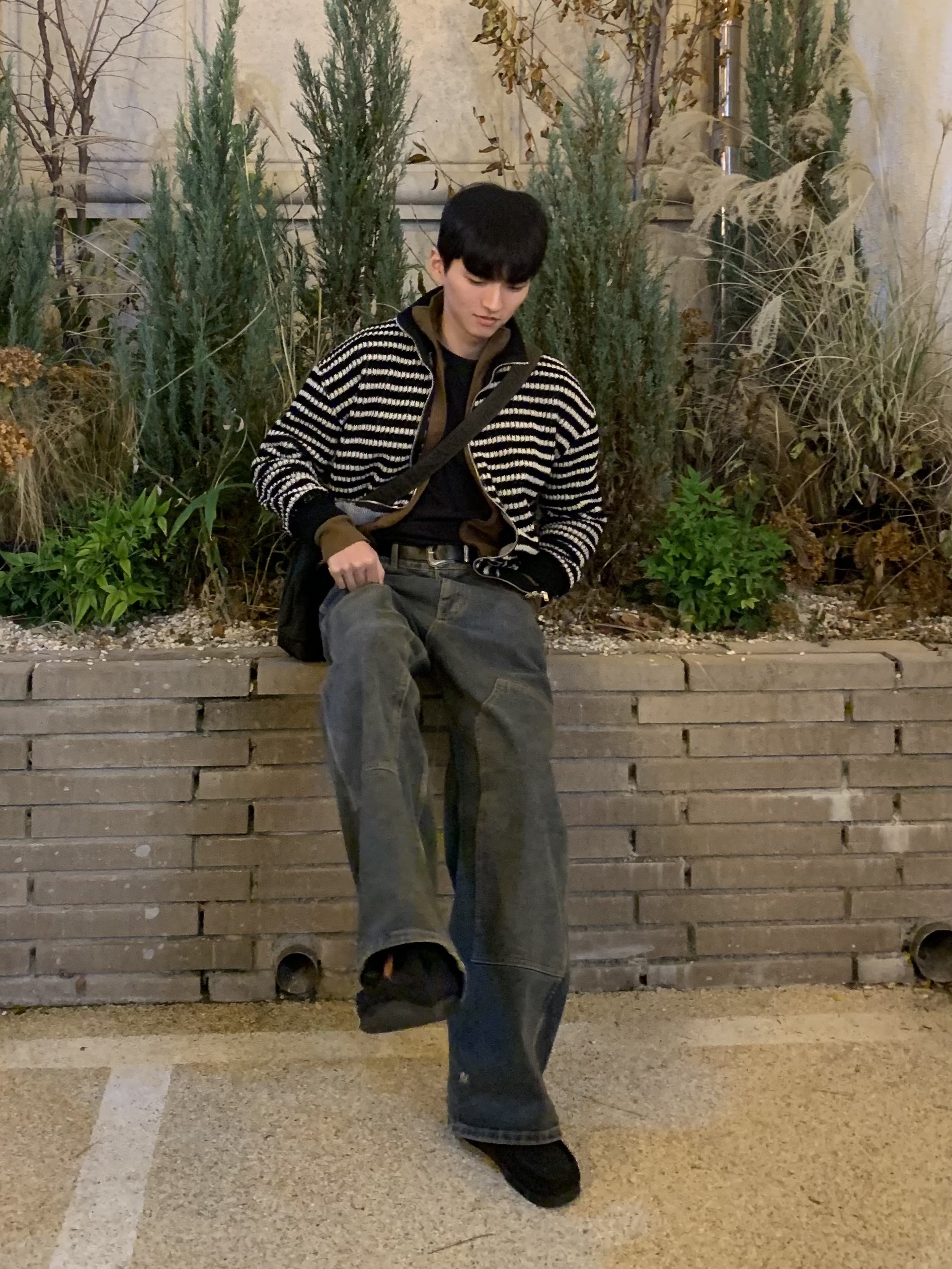Clarks Wallabee Black Suede 착용 스타일