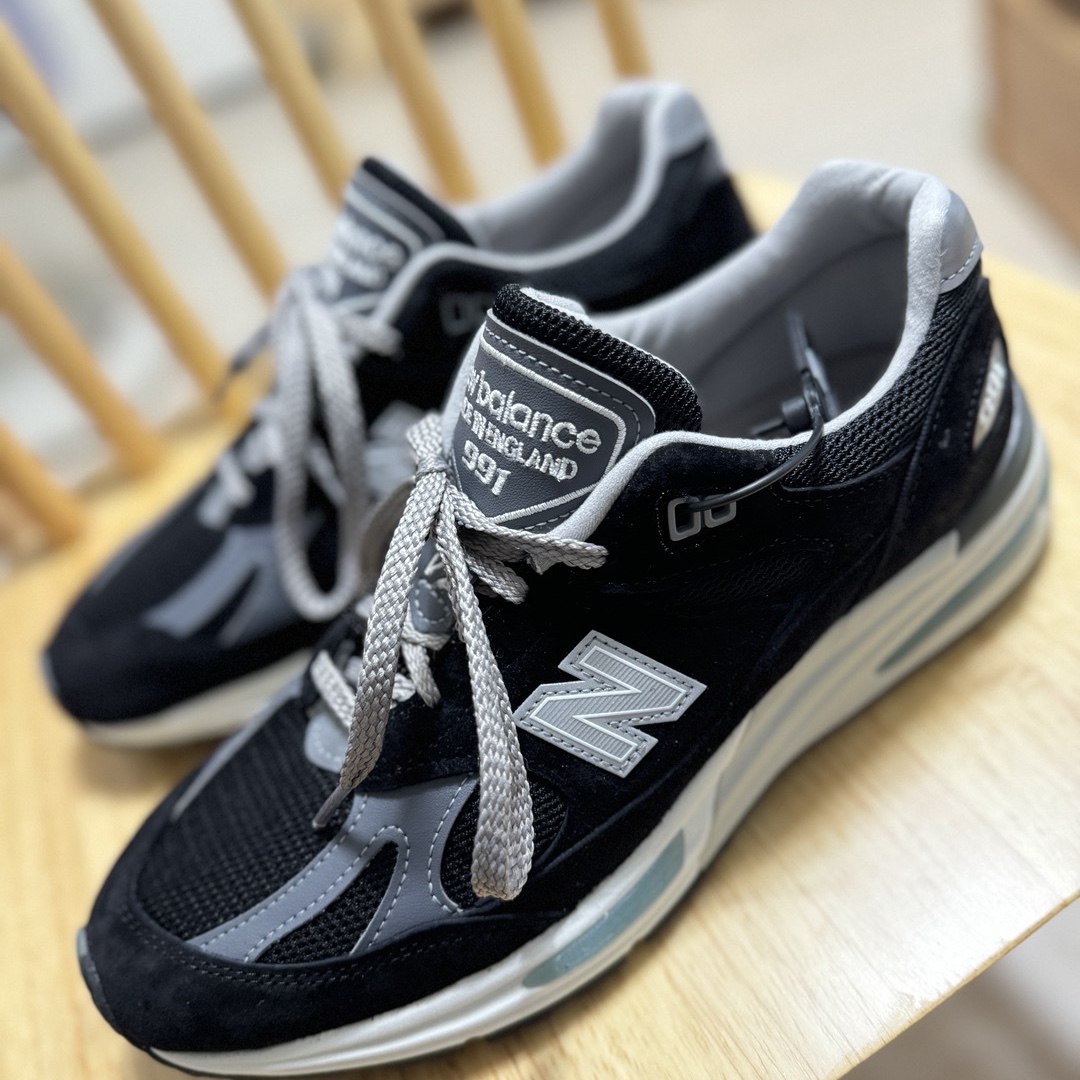 New Balance 991v2 Made in UK Black 착용 스타일 - 1