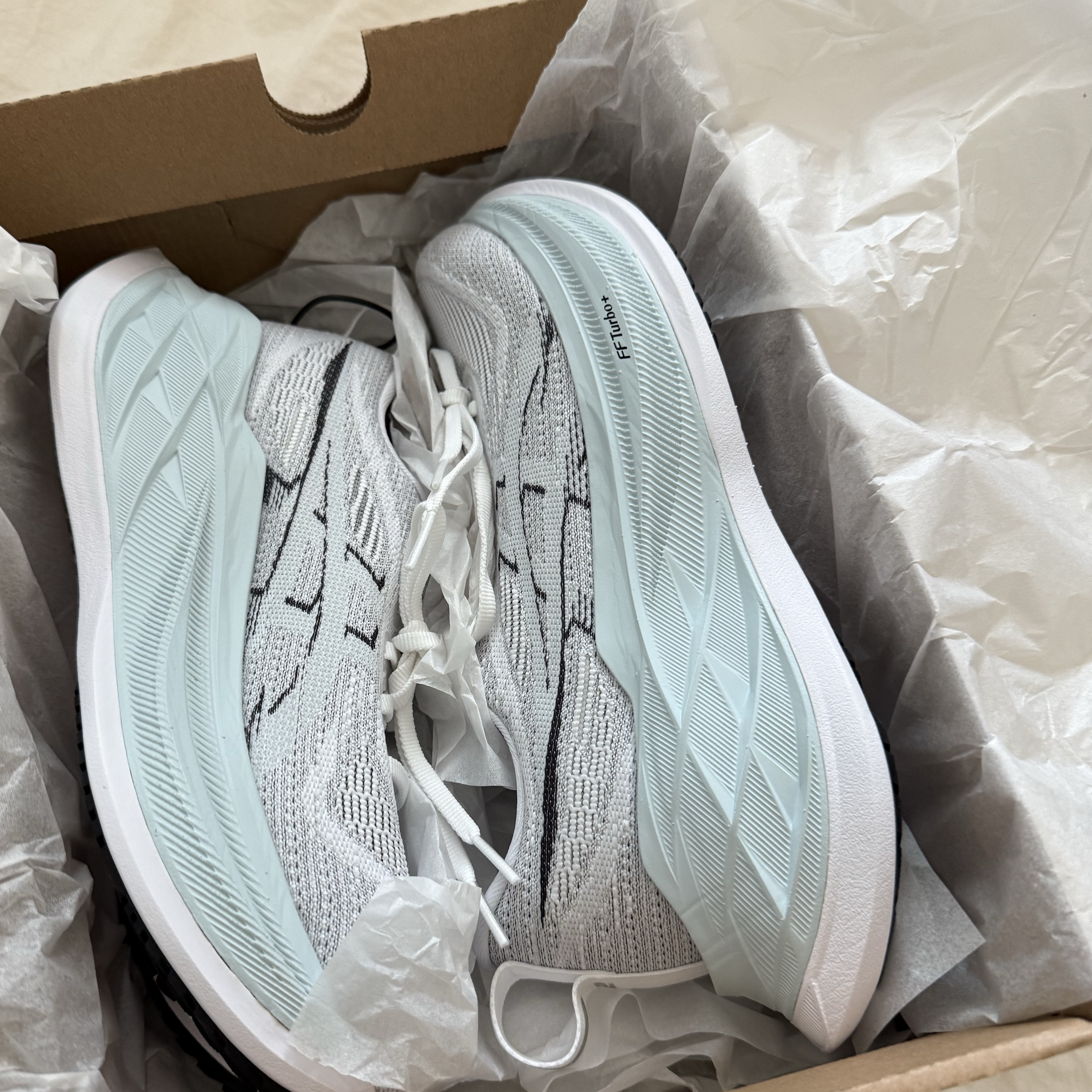 CEP The Run Mid Cut Socks 4.0 OceanPetrol, Asics Superblast 2 White Cool Grey 착용 스타일 - 1