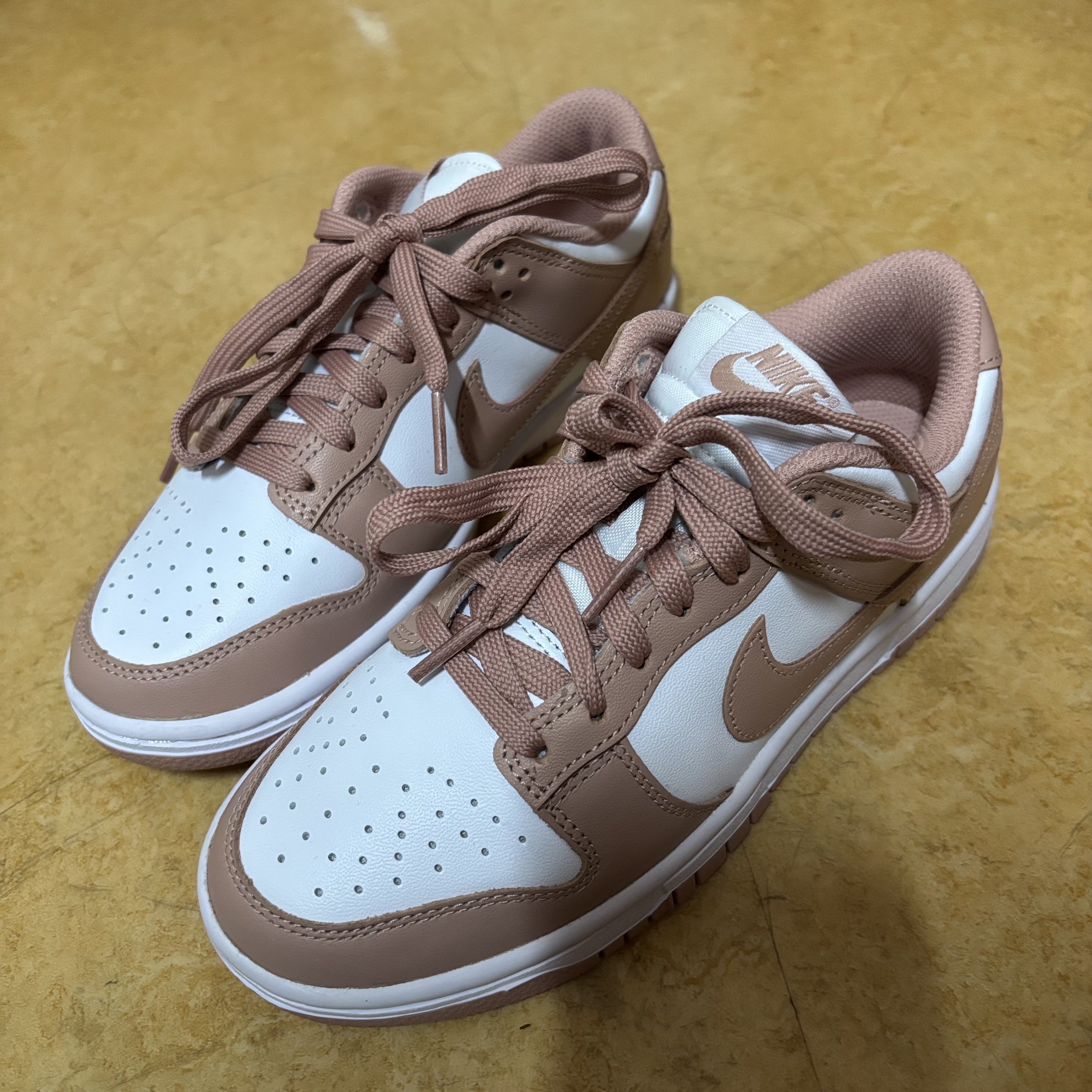 (W) Nike Dunk Low Rose Whisper 착용 스타일