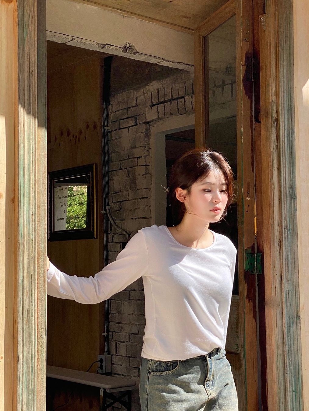 Siyazu SITP5164 Round Neck Long-Sleeved T-shirt Ivory 착용 스타일 - 1