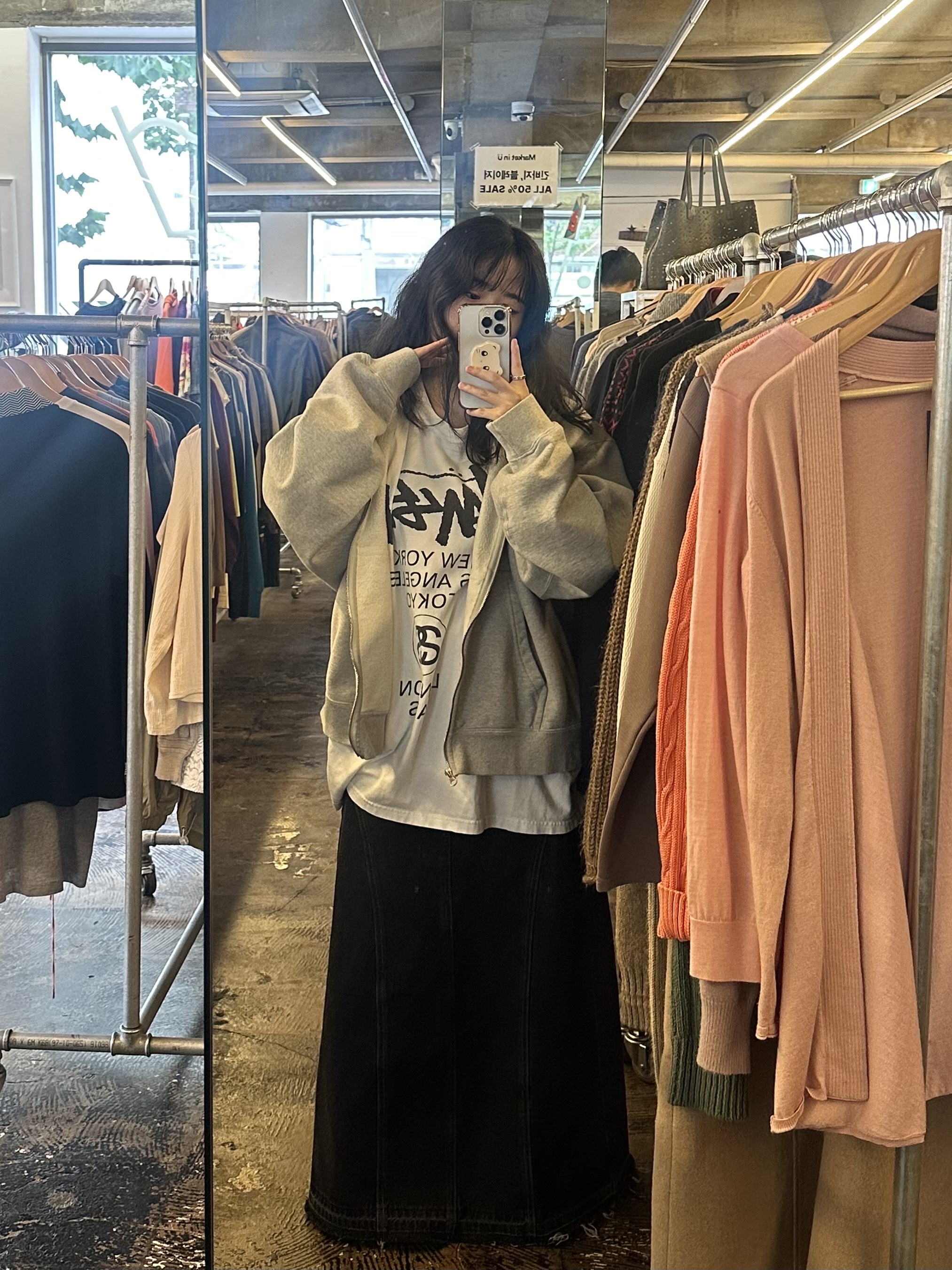 Stussy World Tour T-Shirt White, Nike x Stussy Full Zip Fleece Hoodie Grey Heather (FJ9181-050) 착용 스타일
