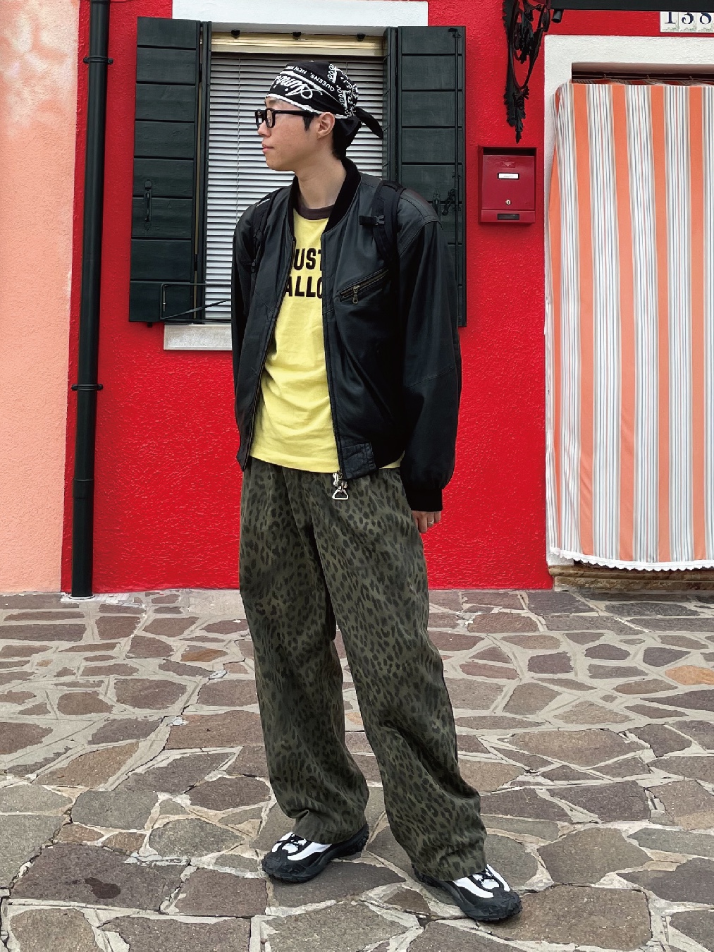 ersco Leopard Baggy Trousers Khaki, Nike x Comme des Garcons Homme Plus ACG Mountain Fly 2 Low Black White 착용 스타일 - 4