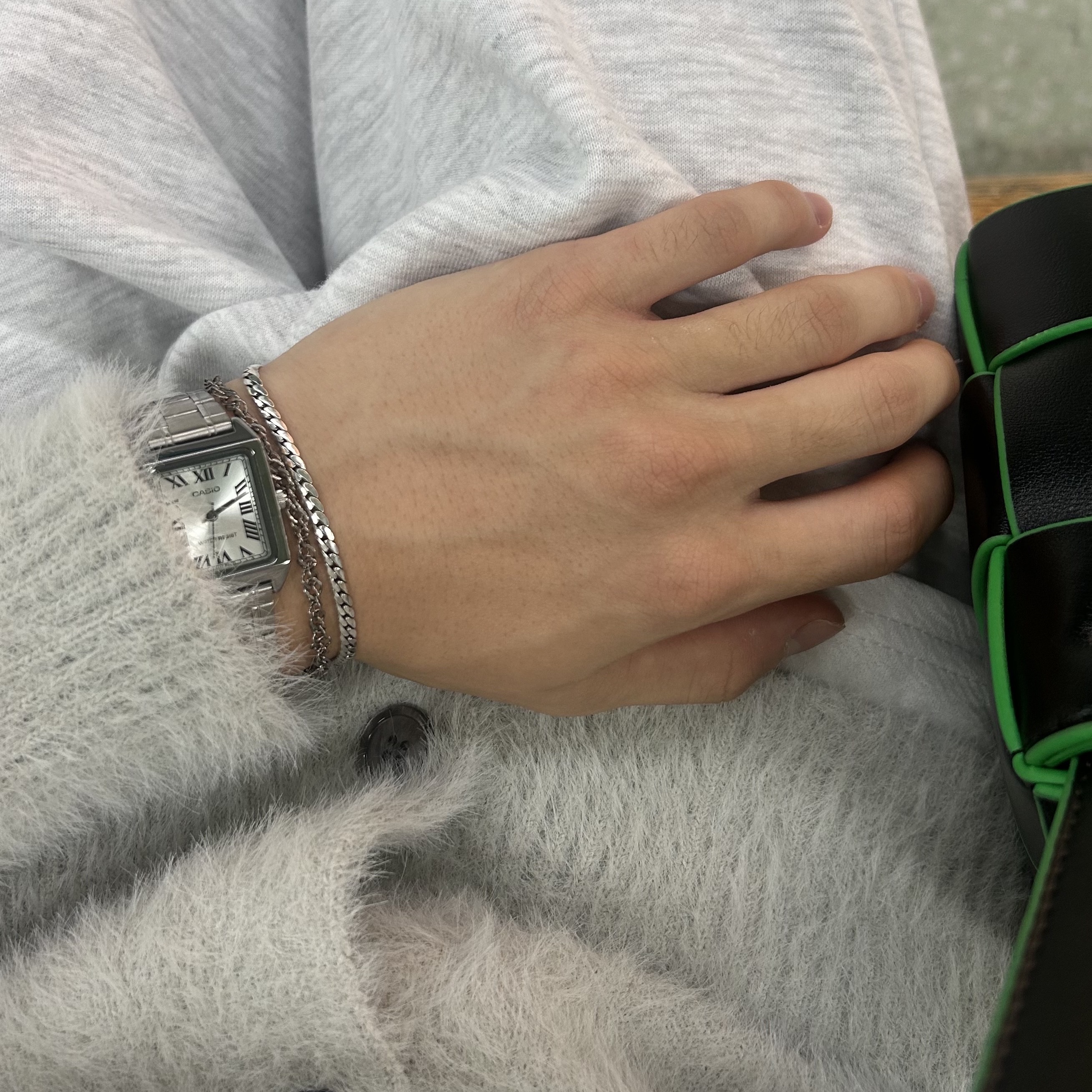 Casio LTP-V007D-7B 착용 스타일