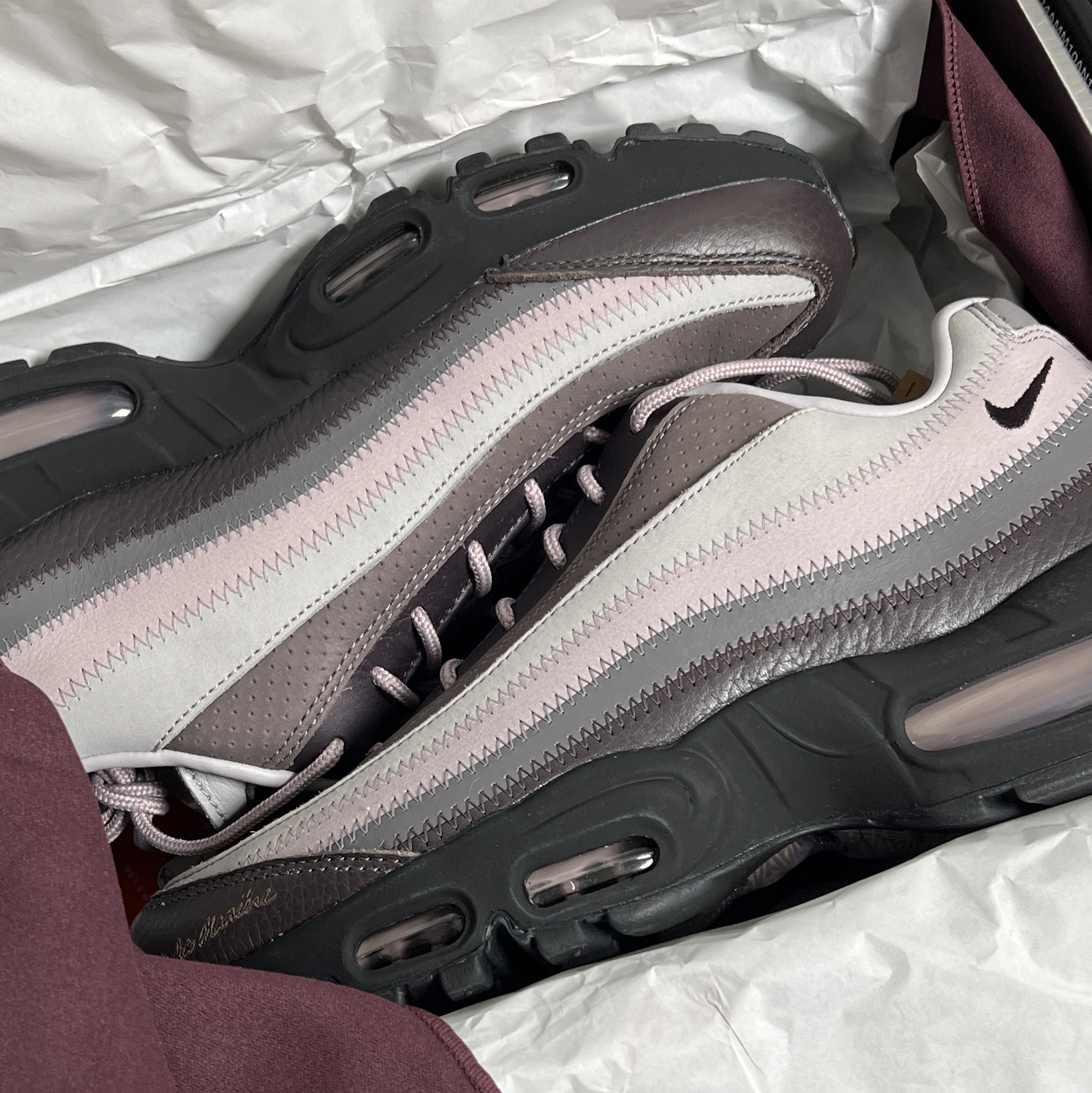 Nike x A Ma Maniere Air Max 95 W.Y.W.S. 착용 스타일
