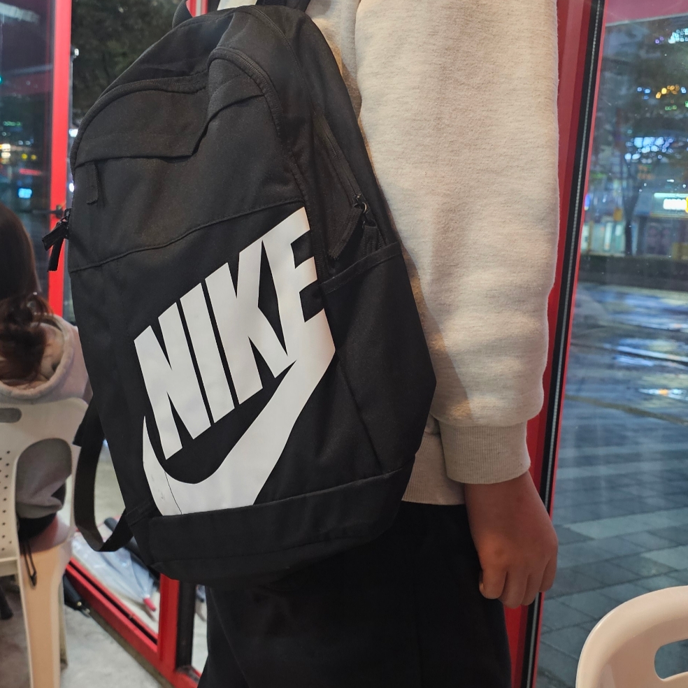 Nike Elemental Backpack 21L Black 착용 스타일