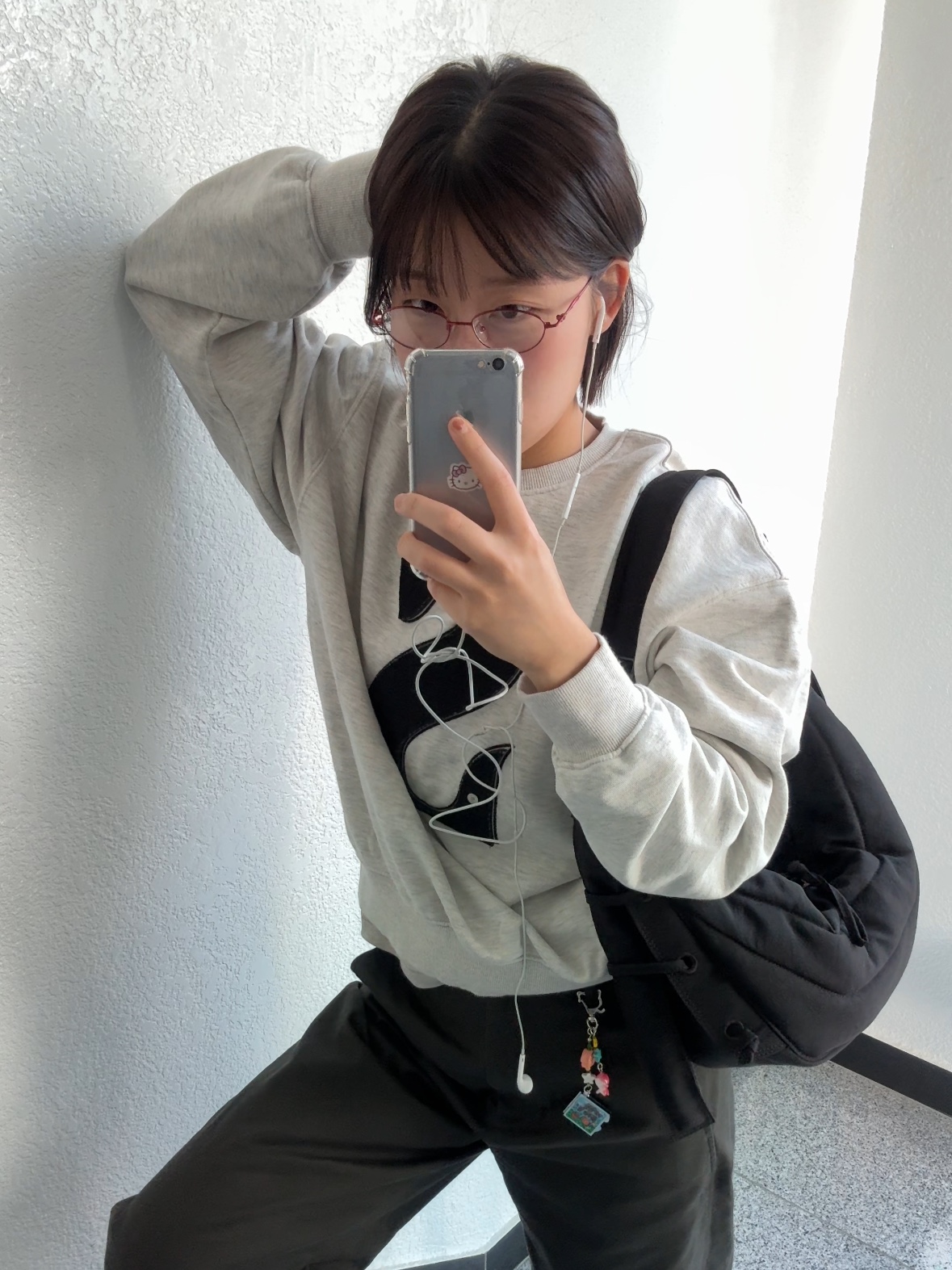 Lemaire Small Soft Game Bag Nylon Canvas Black 착용 스타일 - 1