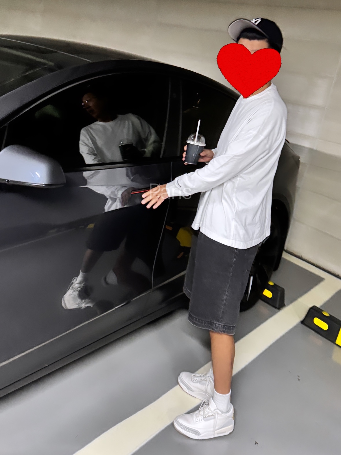 Jordan 3 Retro Craft Ivory, Vandy The Pink Double Pocket Denim Shorts Black 착용 스타일