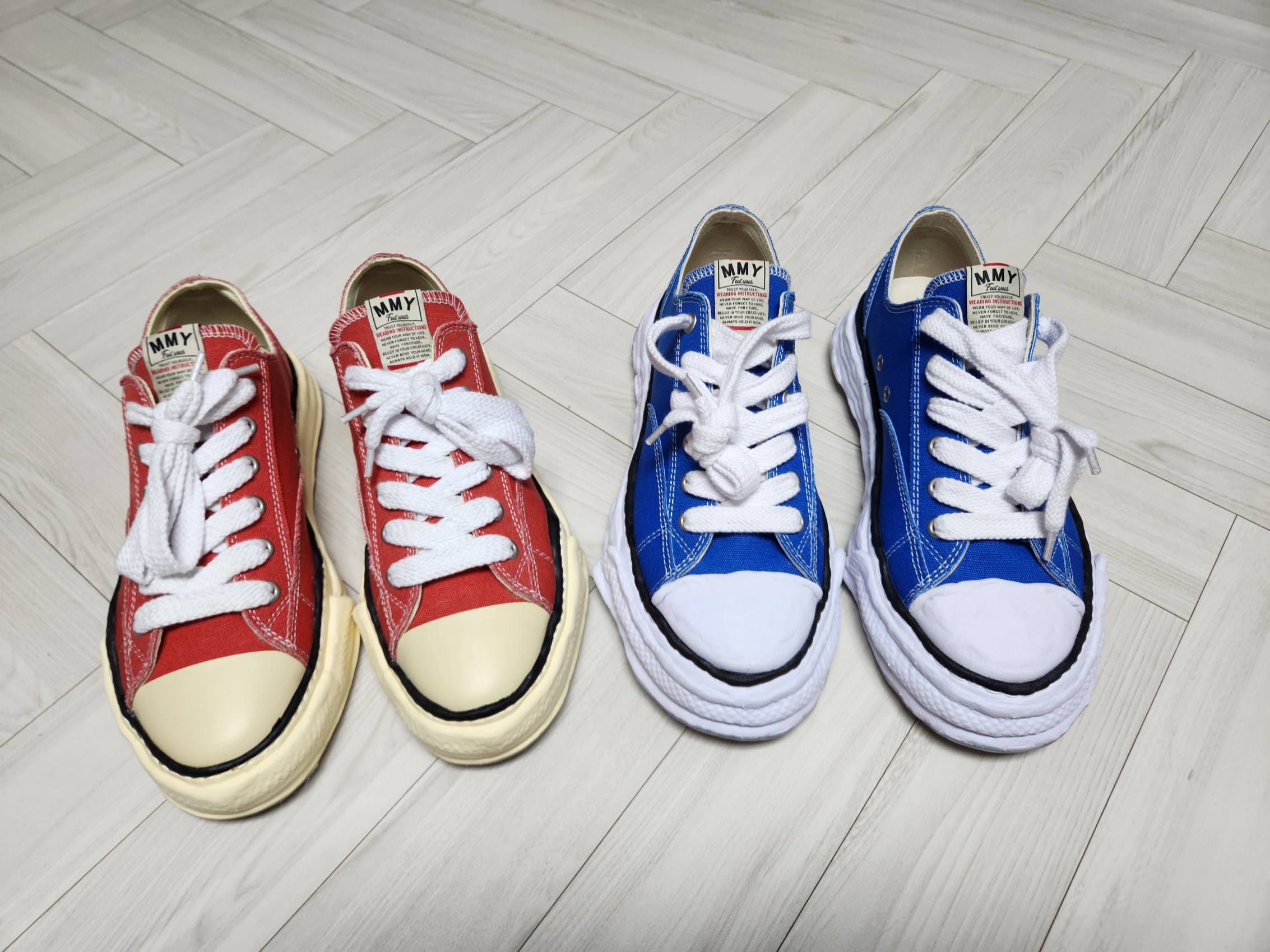 Maison Mihara Yasuhiro Peterson23 OG Sole Canvas Low-top Sneakers CL Blue, Maison Mihara Yasuhiro Peterson VL OG Sole Canvas Low-top Sneakers Orange 착용 스타일 - 2