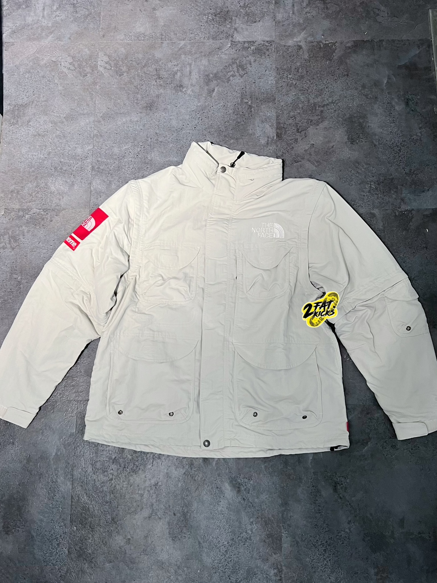 Supreme x The North Face Trekking Convertible Jacket Stone - 22SS 착용 스타일 - 3