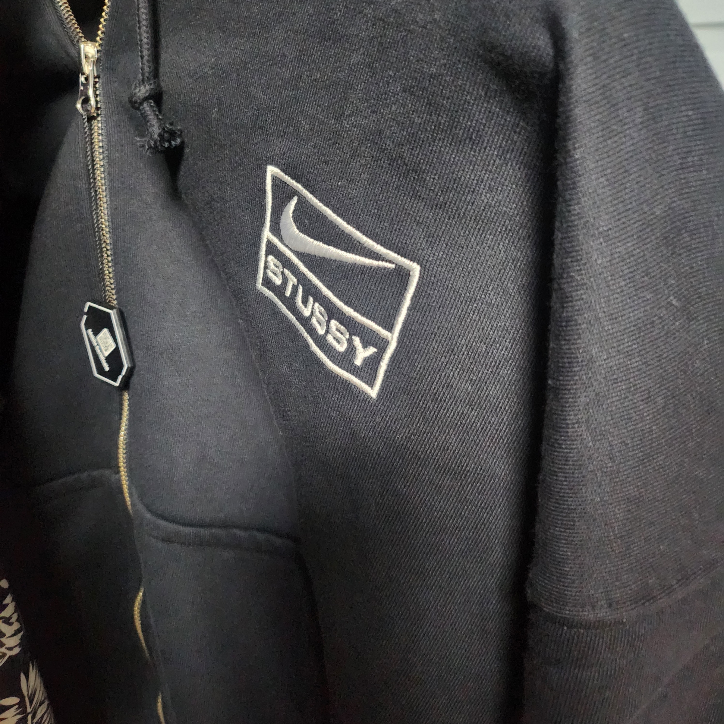 Nike x Stussy Full Zip Washed Fleece Hoodie Black (FJ9175-010) 착용 스타일