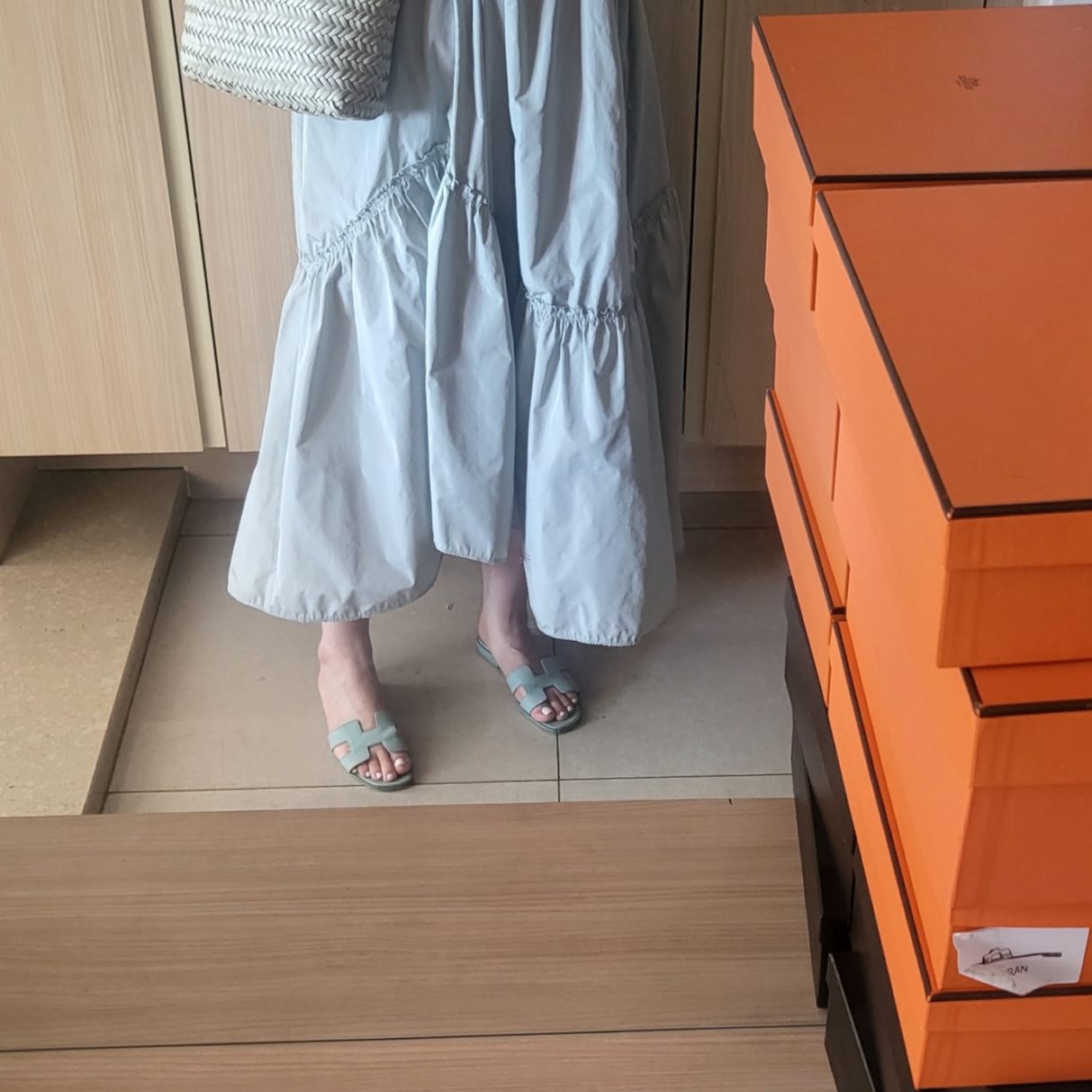 (W) Hermes Oran Sandal Epsom & Vert Embrun 착용 스타일