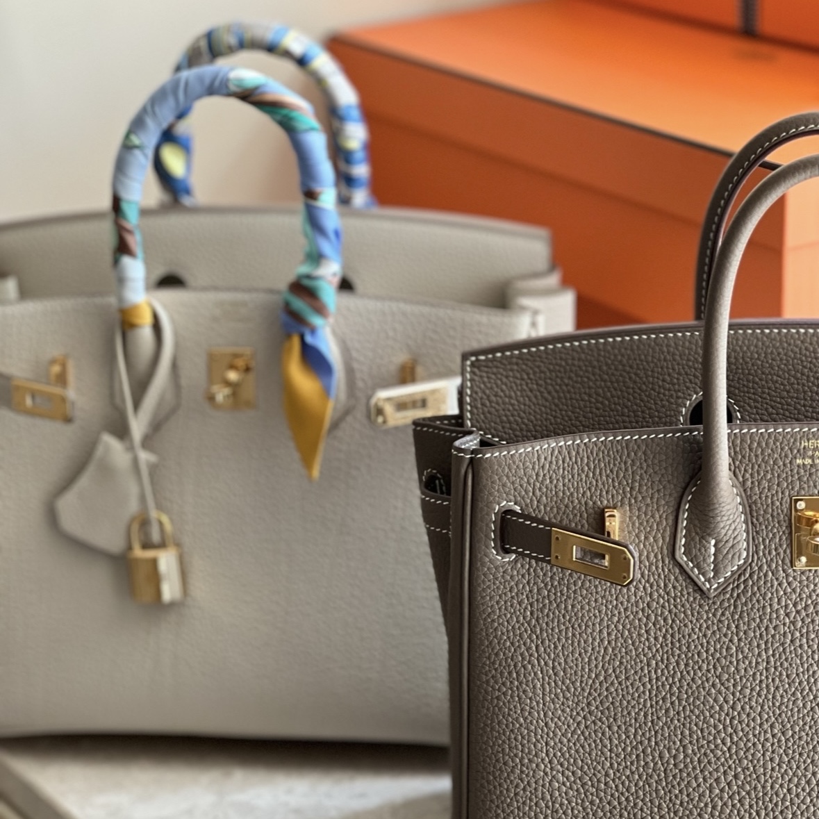 Hermes Birkin 25 Bag Togo & Gold Etoupe, Hermes Birkin 25 Bag Togo & Gold Craie 착용 스타일