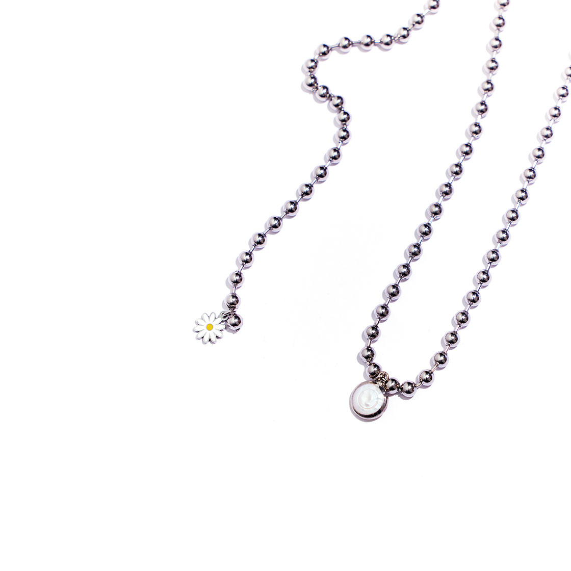 니로 세렌디피티 오팔 써클 데이지 네크리스(NiRO.SERENDiPiTY Opal Circle Pearl Daisy Necklace #101) - 3