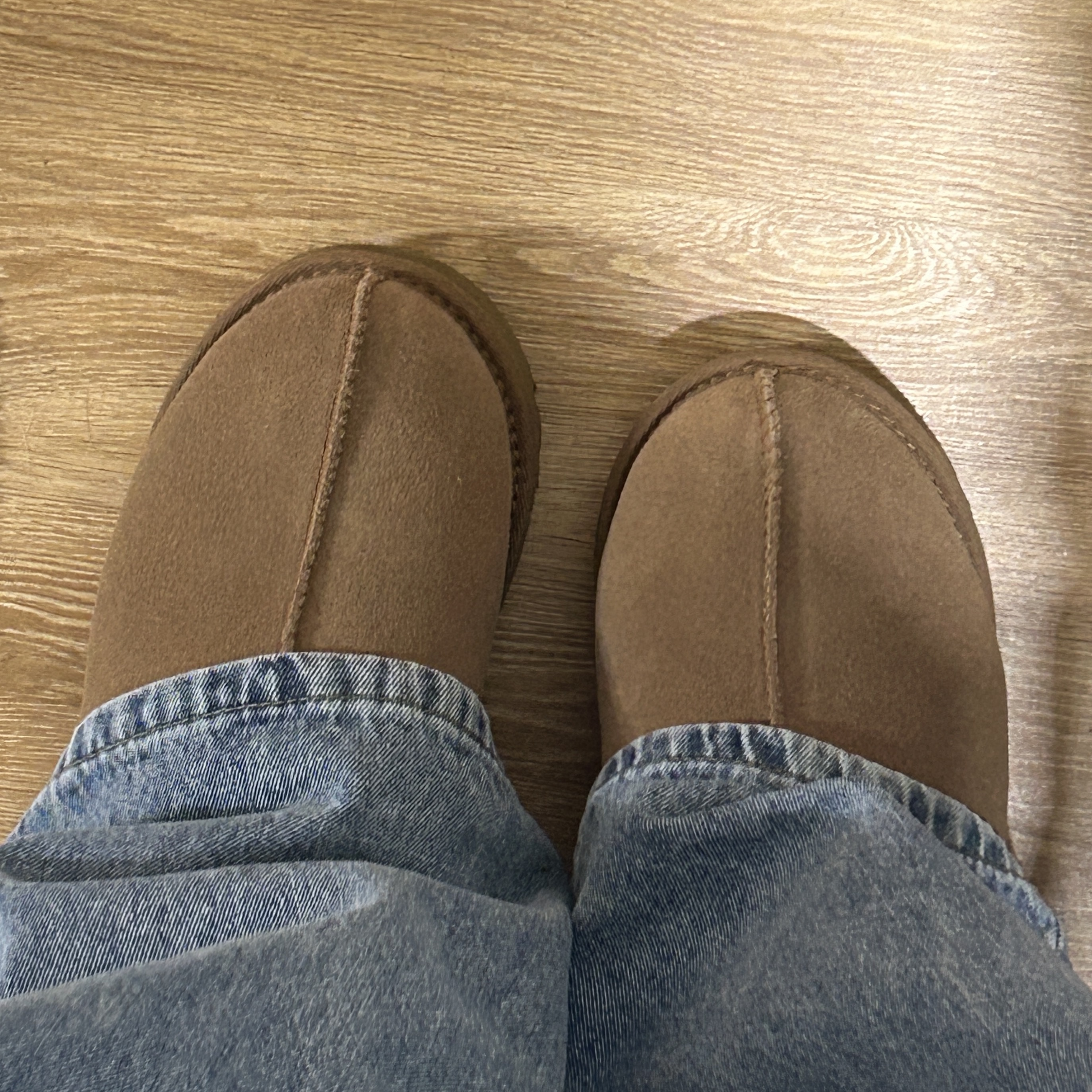 (W) UGG Tasman Slipper Chestnut 착용 스타일