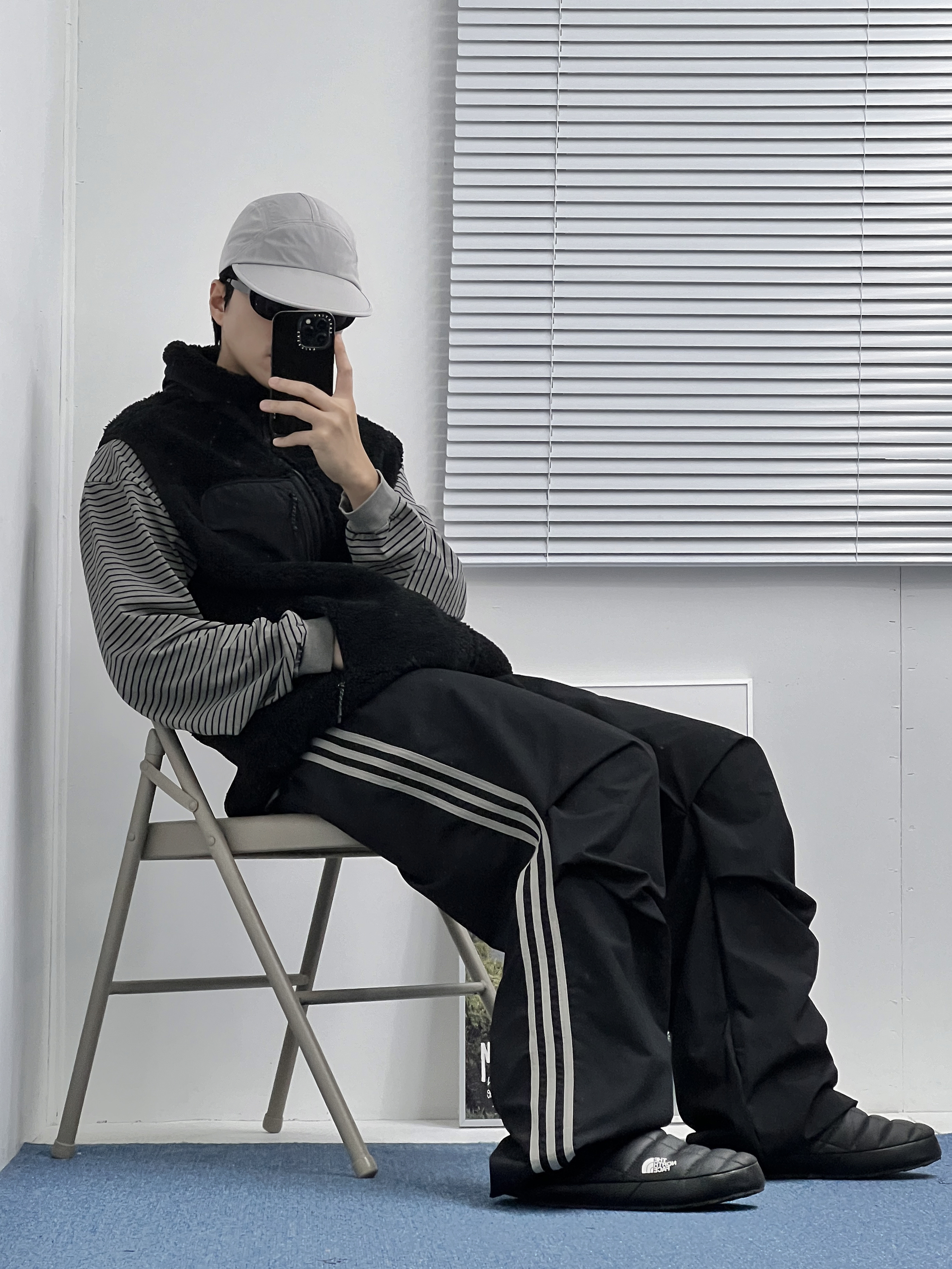 The North Face Thermoball Traction Mule V Black 착용 스타일 - 4