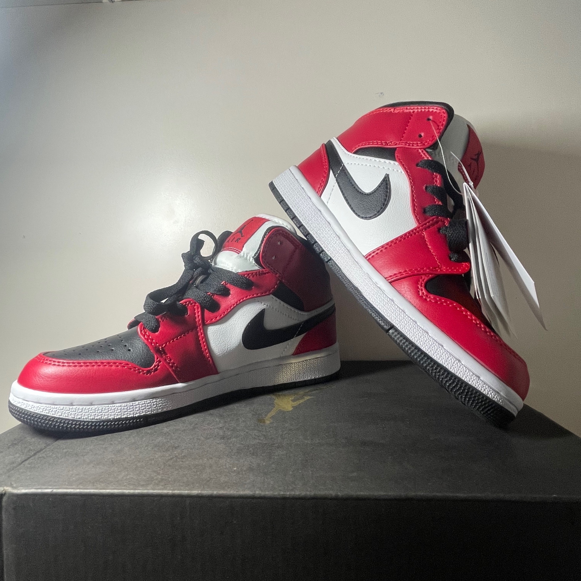 (GS) Jordan 1 Mid Chicago Black Toe 착용 스타일