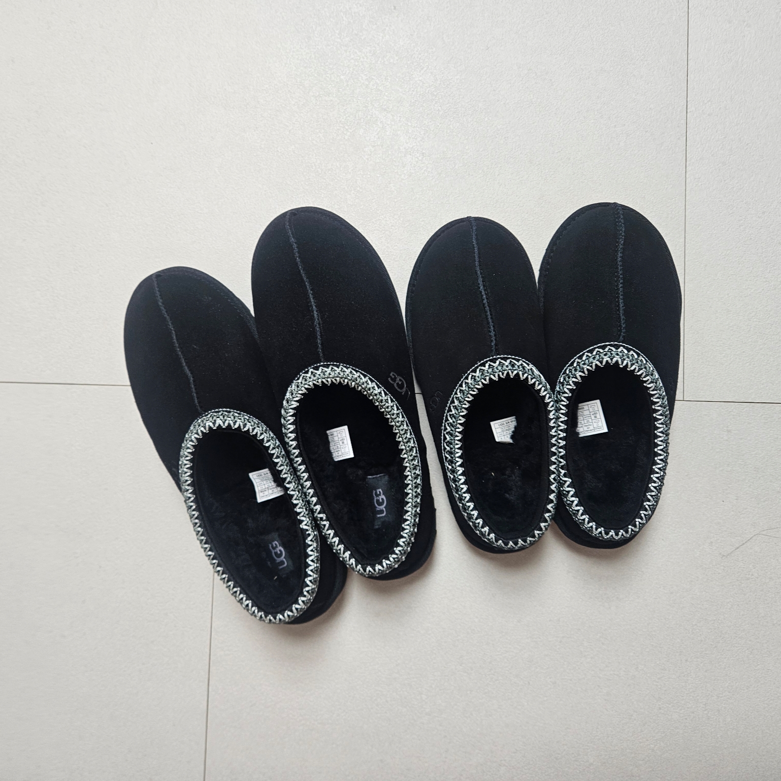 (W) UGG Tasman Slipper Black 착용 스타일